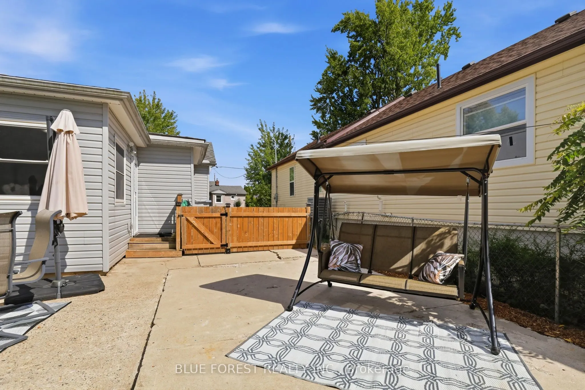 35 Mackay Avenue