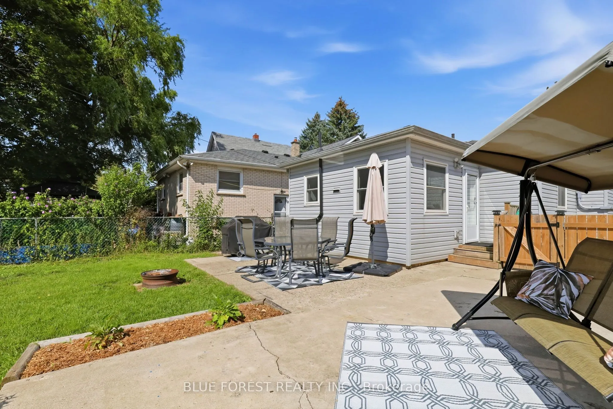 35 Mackay Avenue