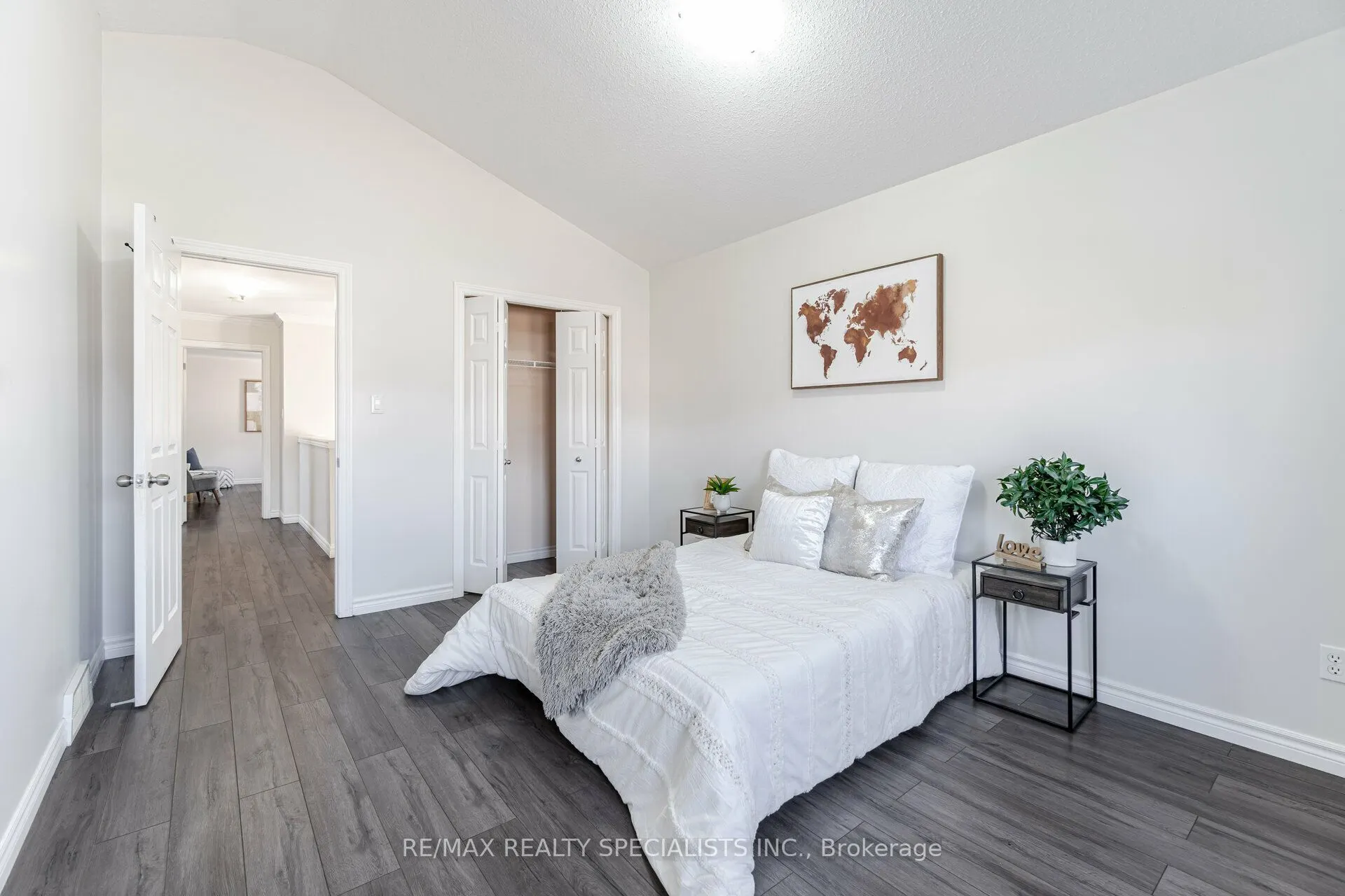 1435 Mickleborough Drive