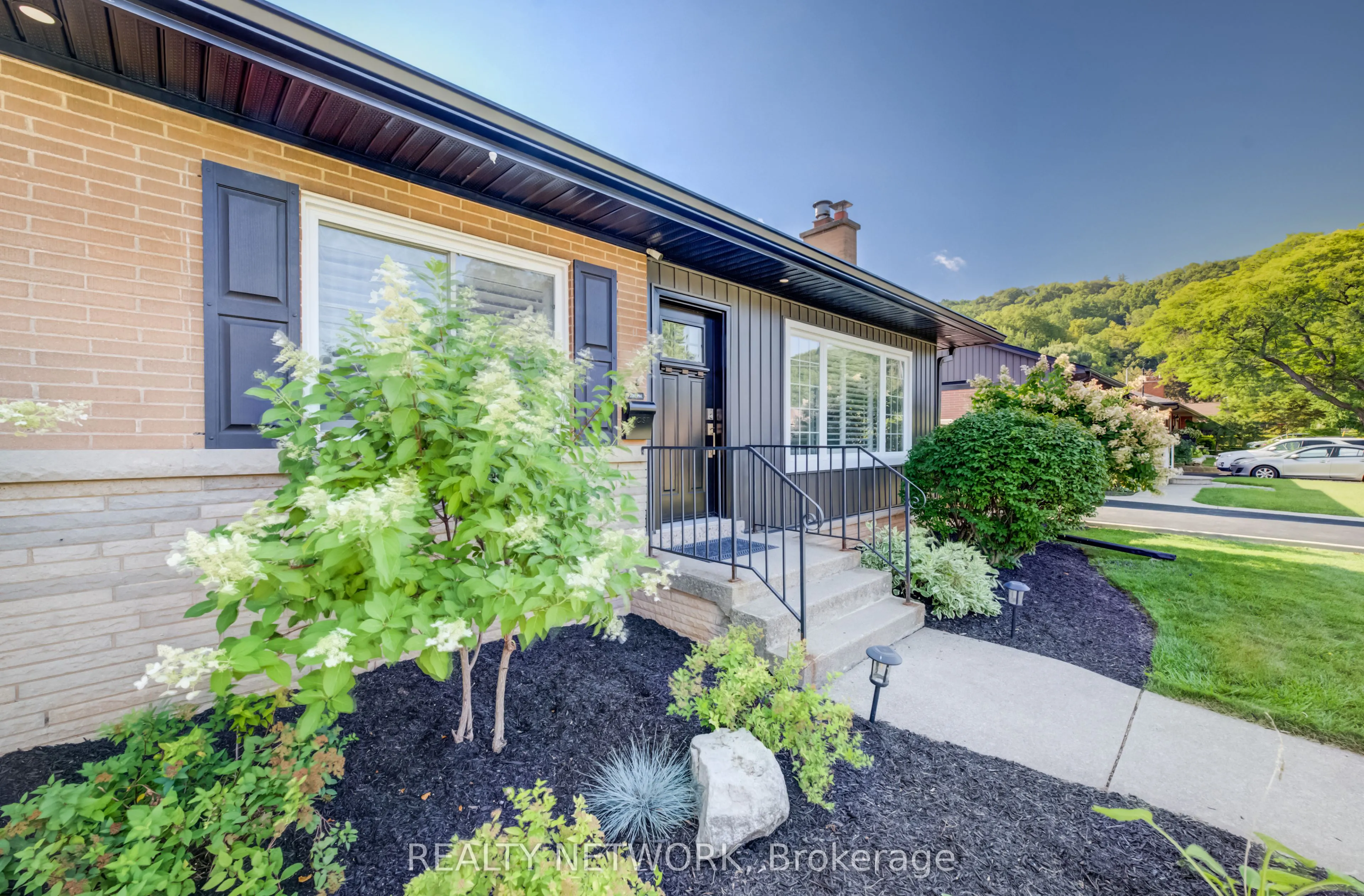21 Loma Drive