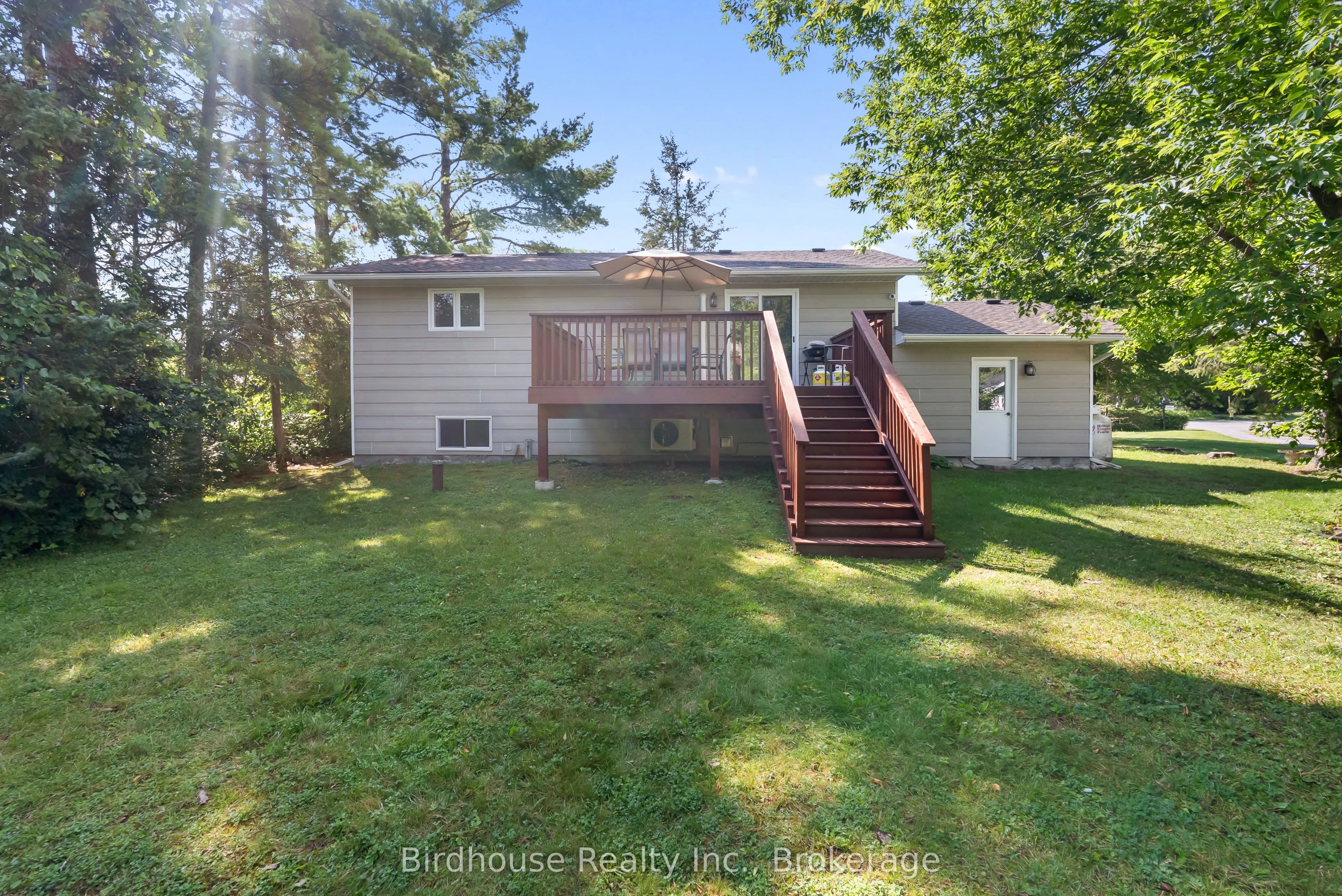 46 Riverside Drive