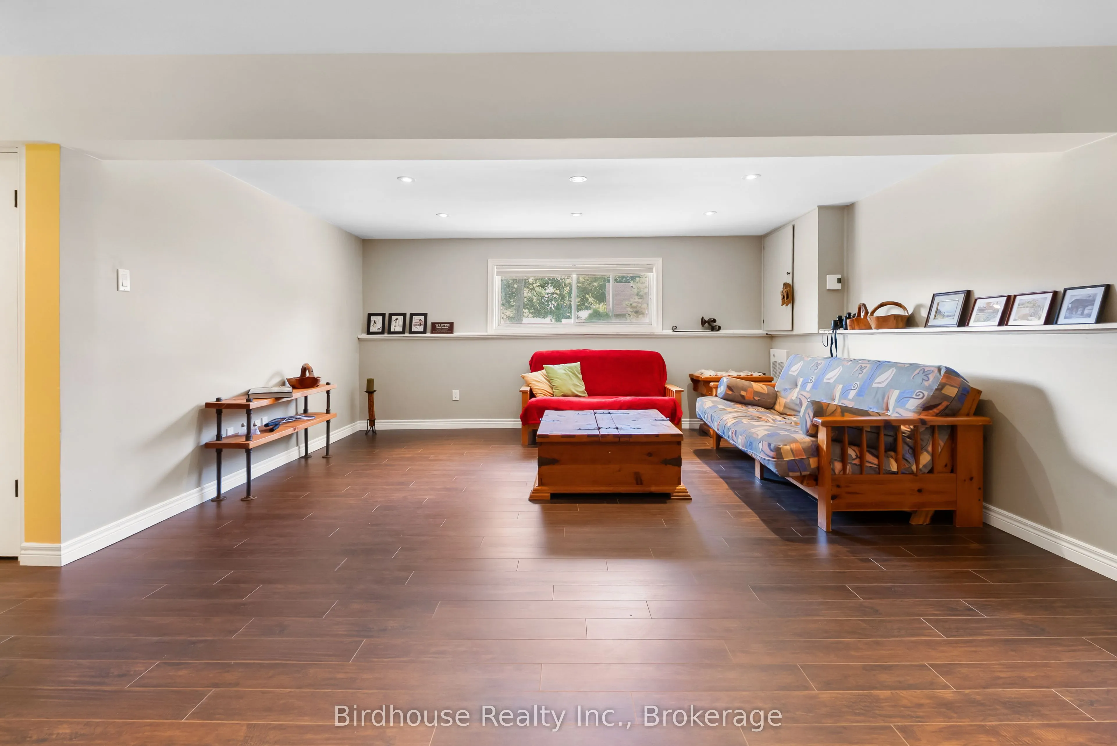 46 Riverside Drive