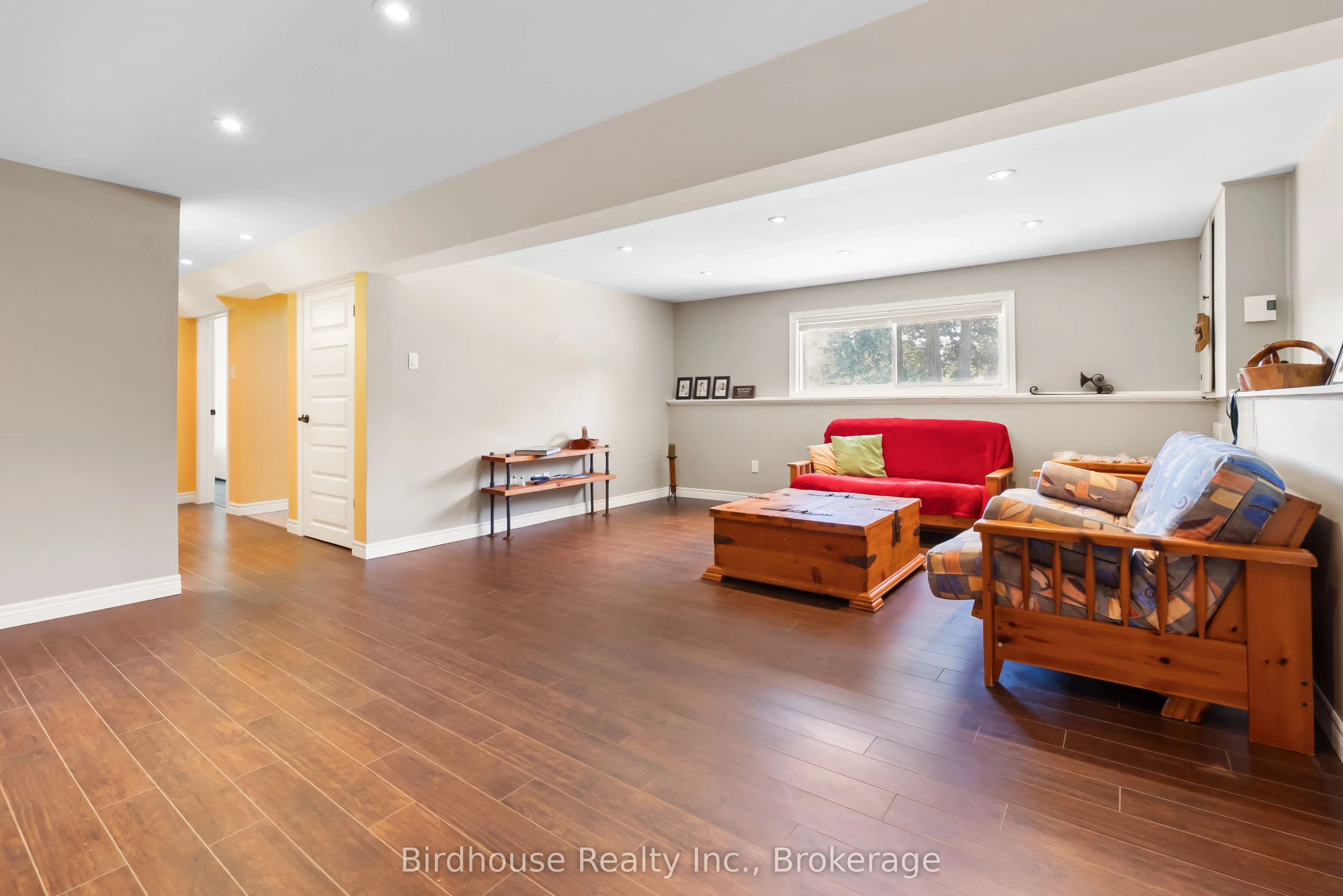 46 Riverside Drive