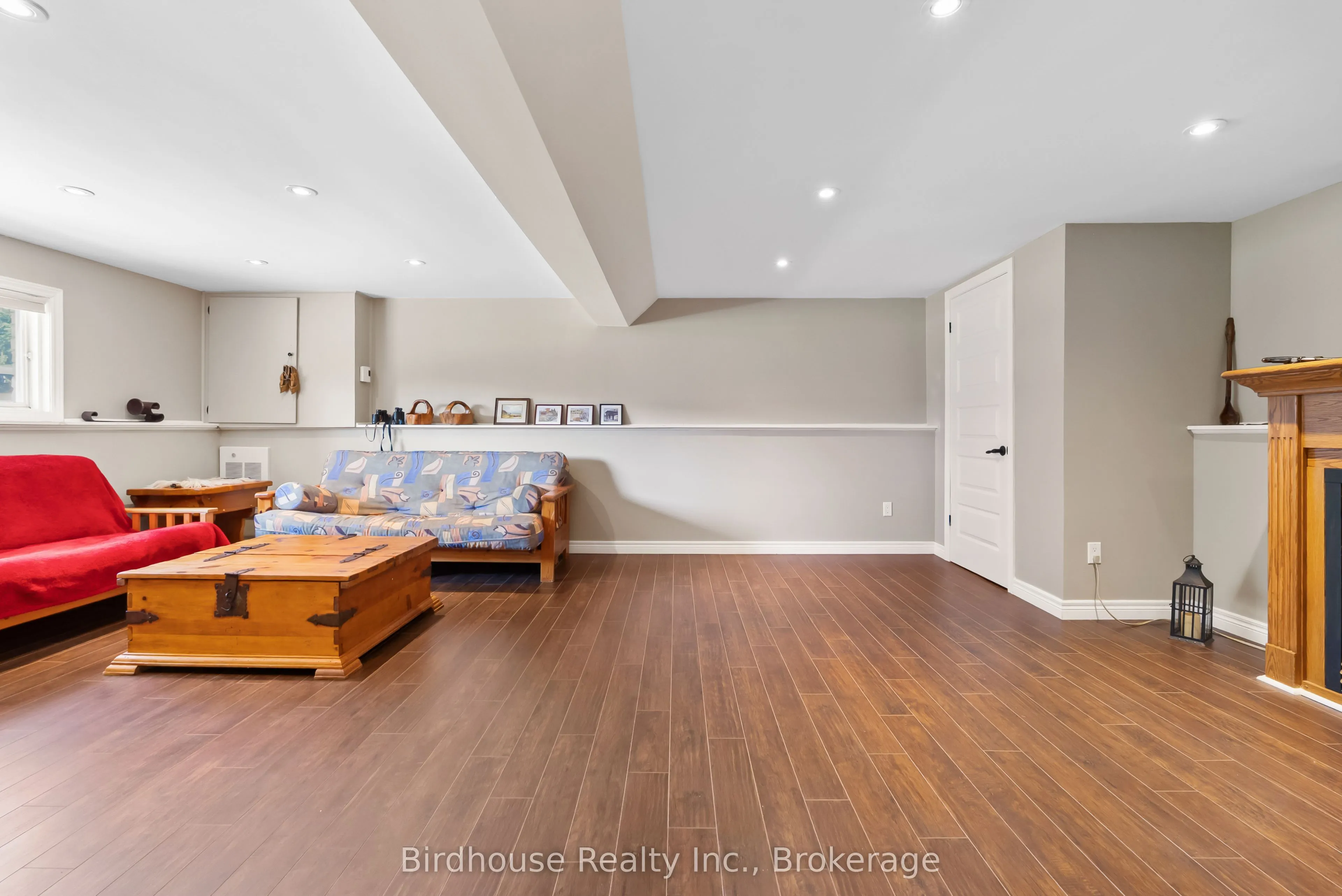 46 Riverside Drive