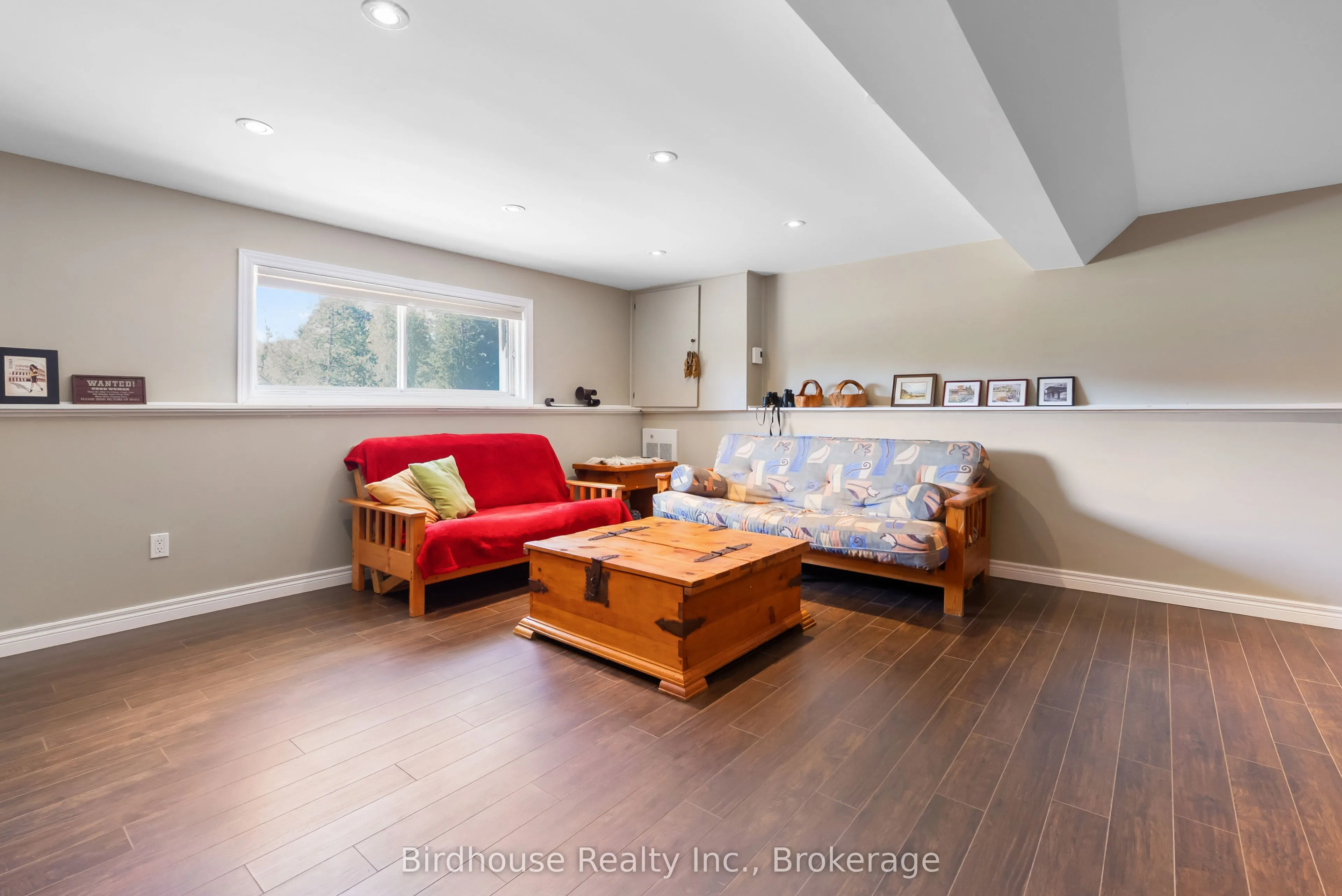 46 Riverside Drive