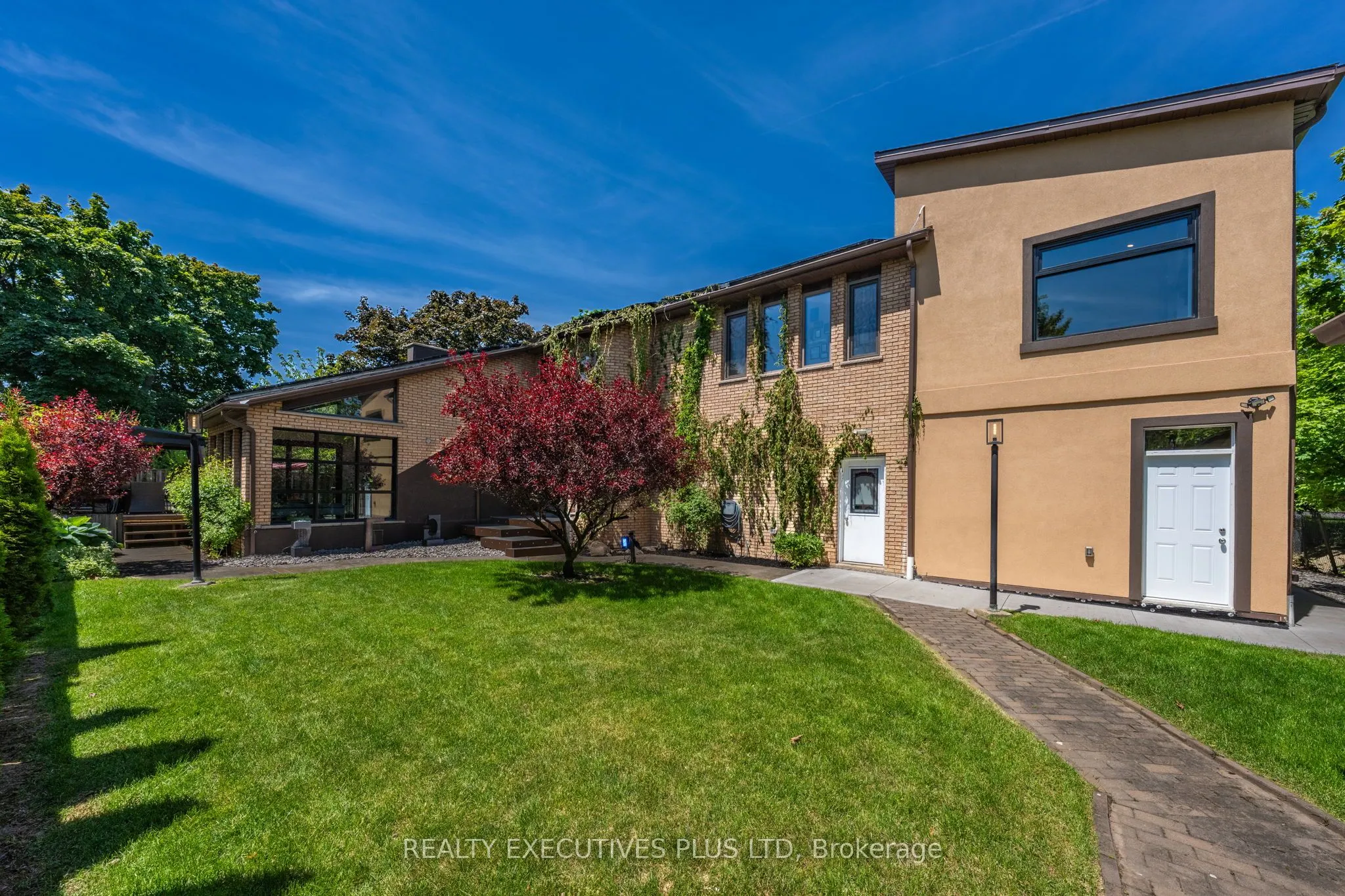 36 Lakeview Drive