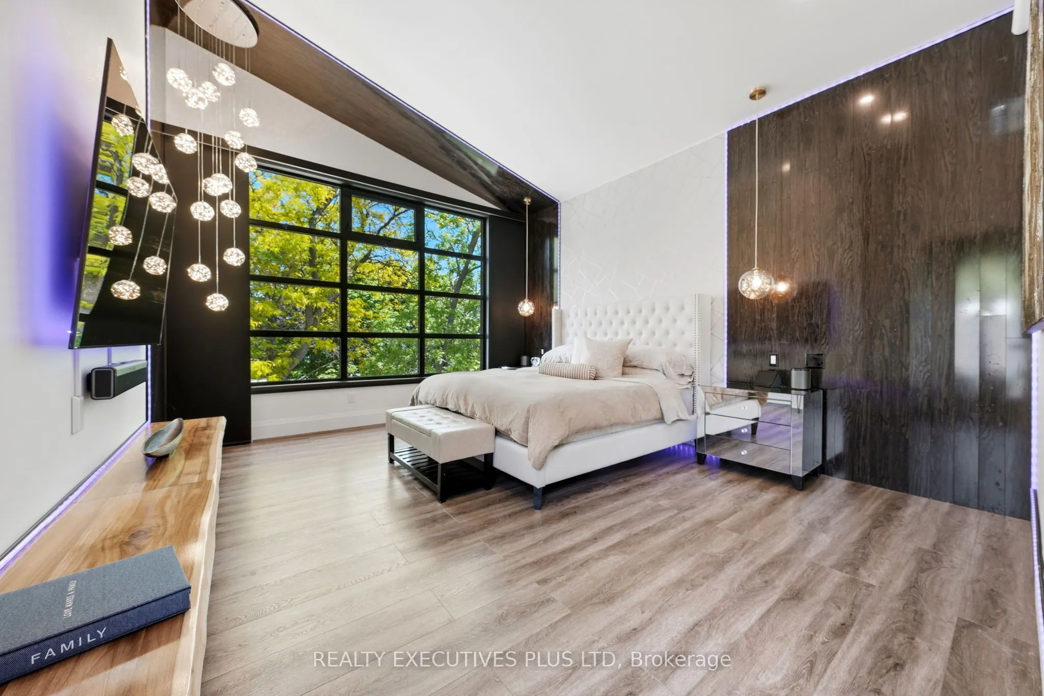 36 Lakeview Drive