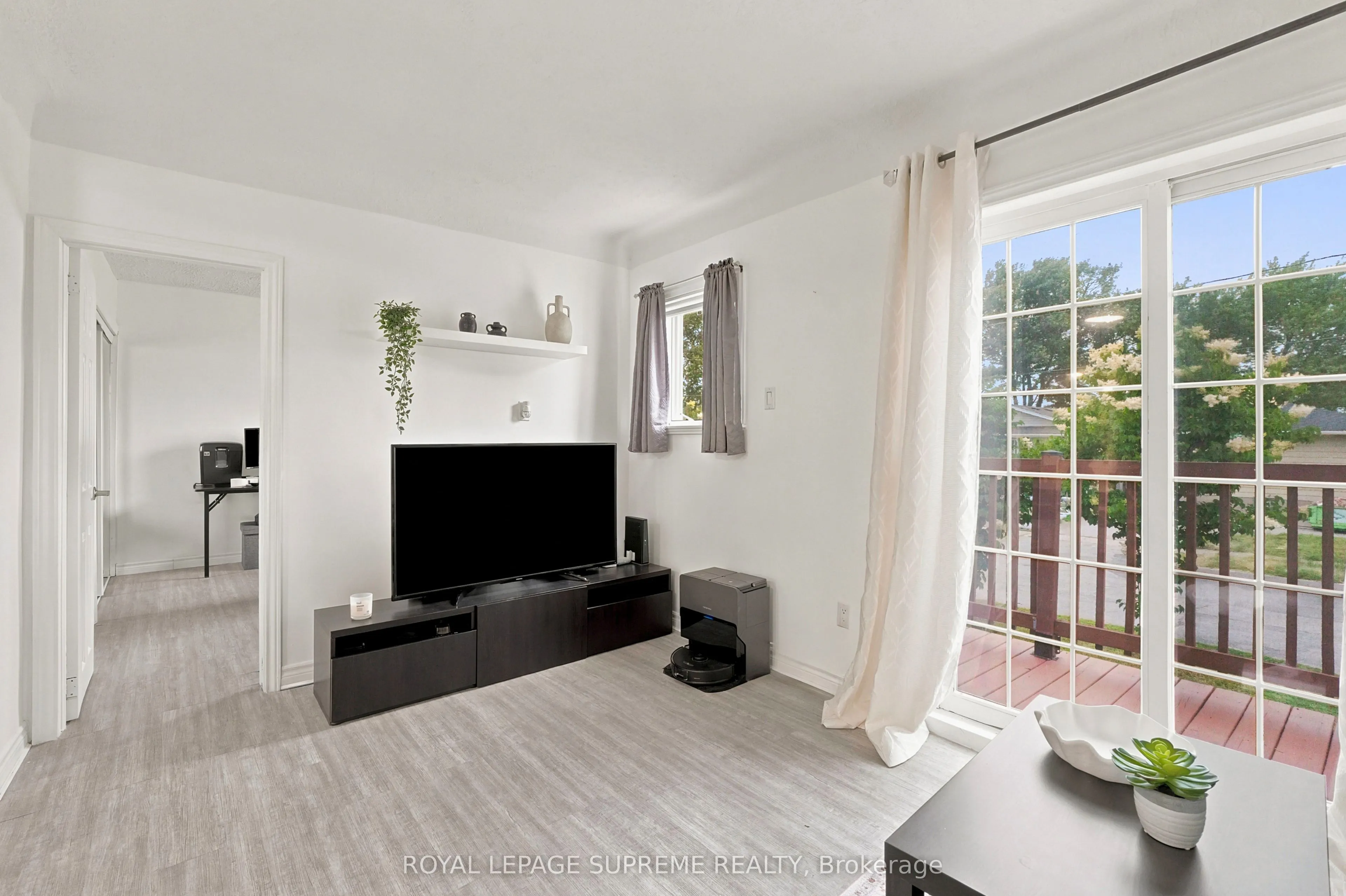 24 Alexandra Boulevard