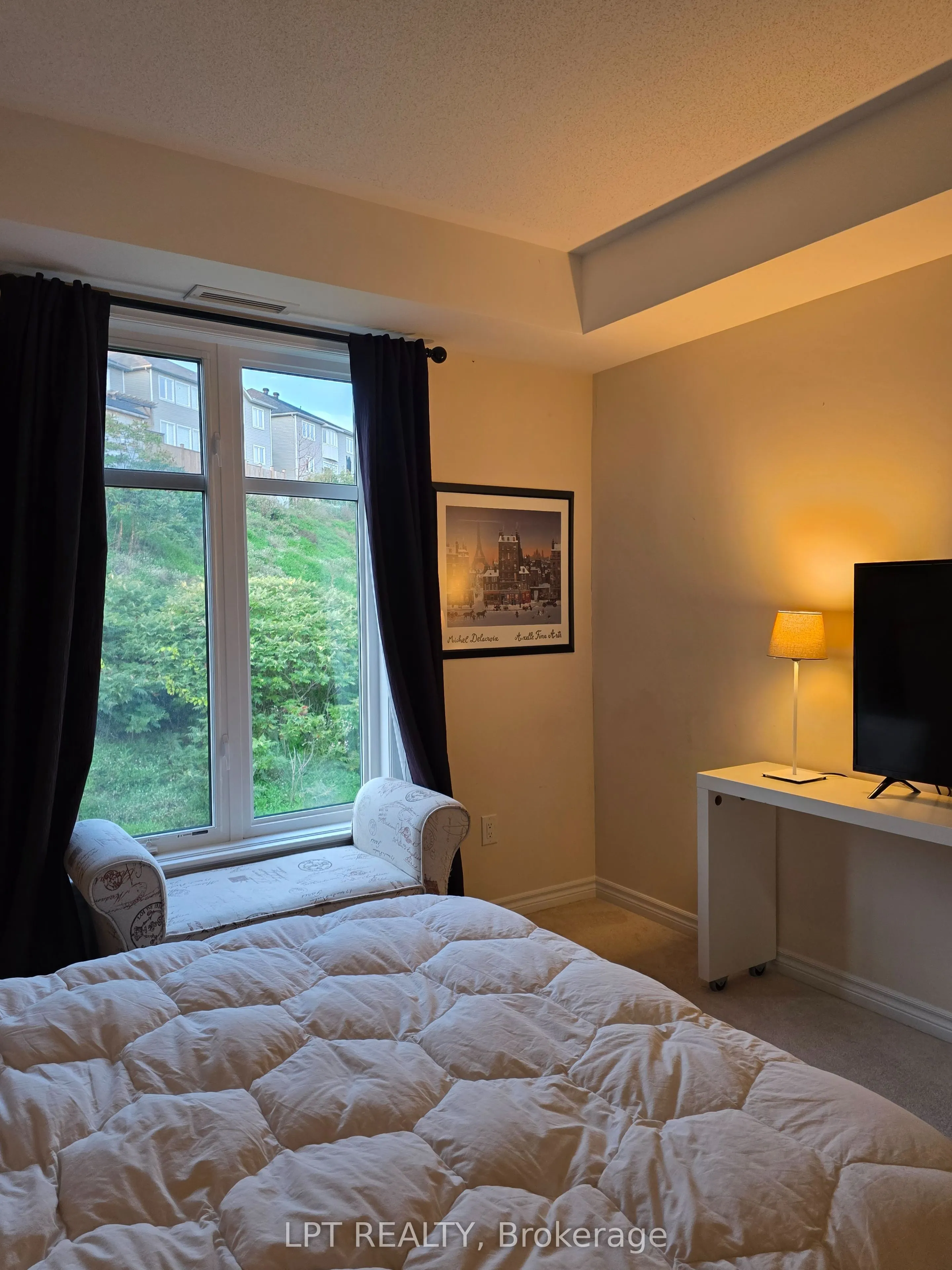 190 GUELPH Private #203