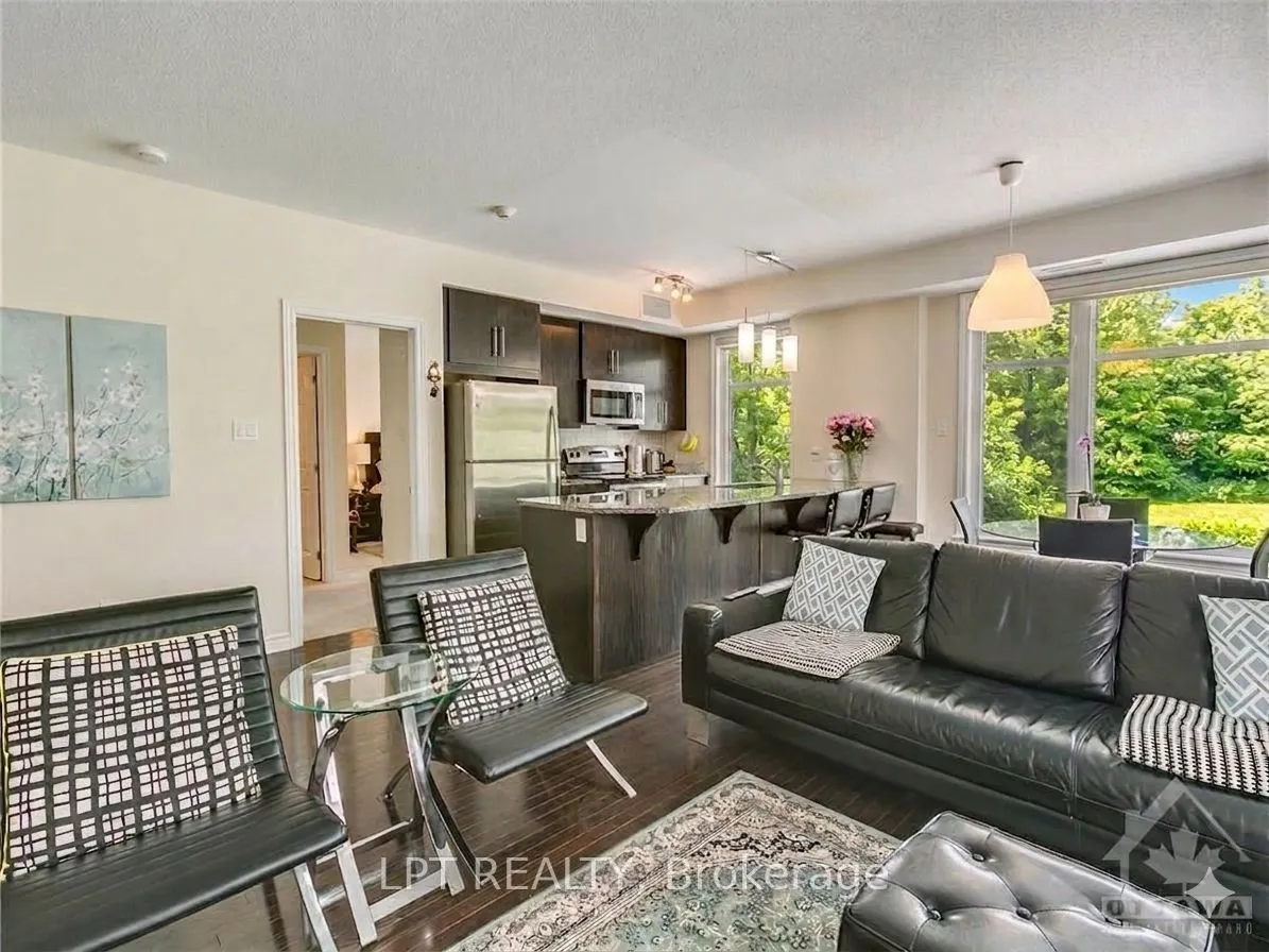 190 GUELPH Private #203