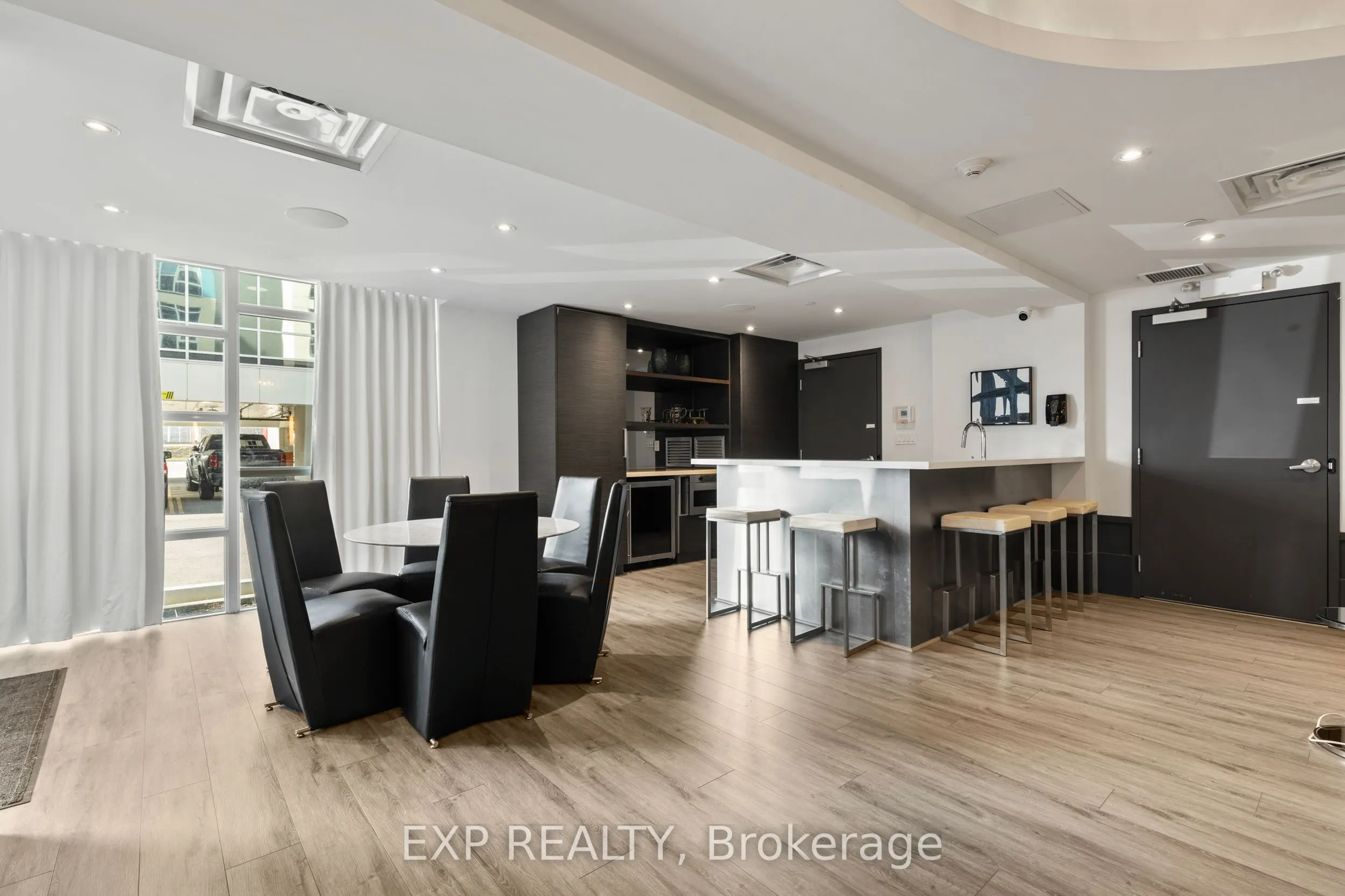 10 Concord Place #209