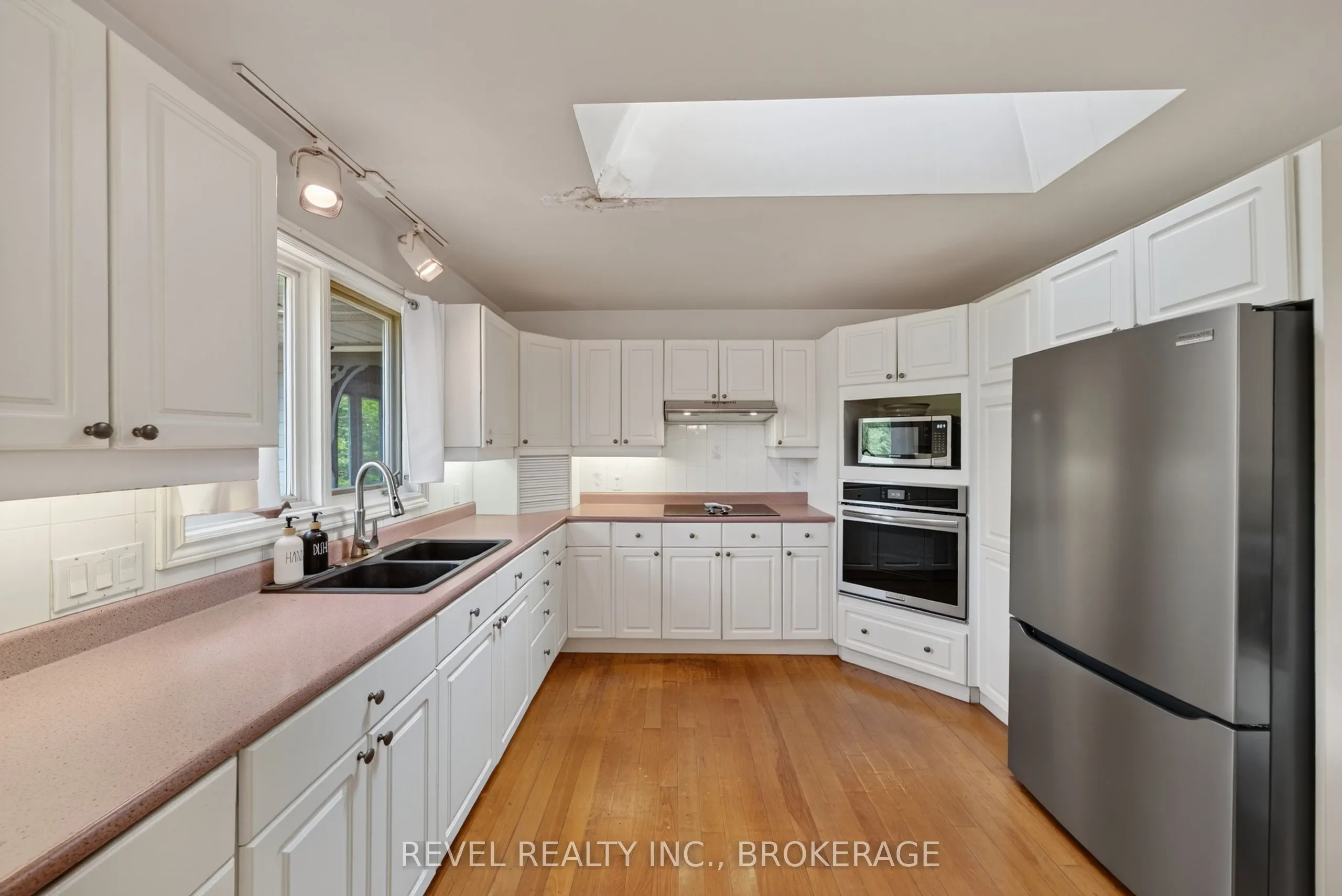 5383 Rideau Road