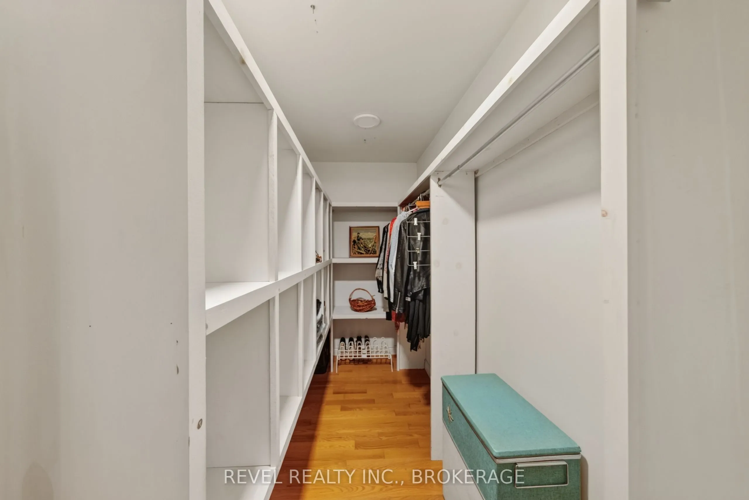5383 Rideau Road