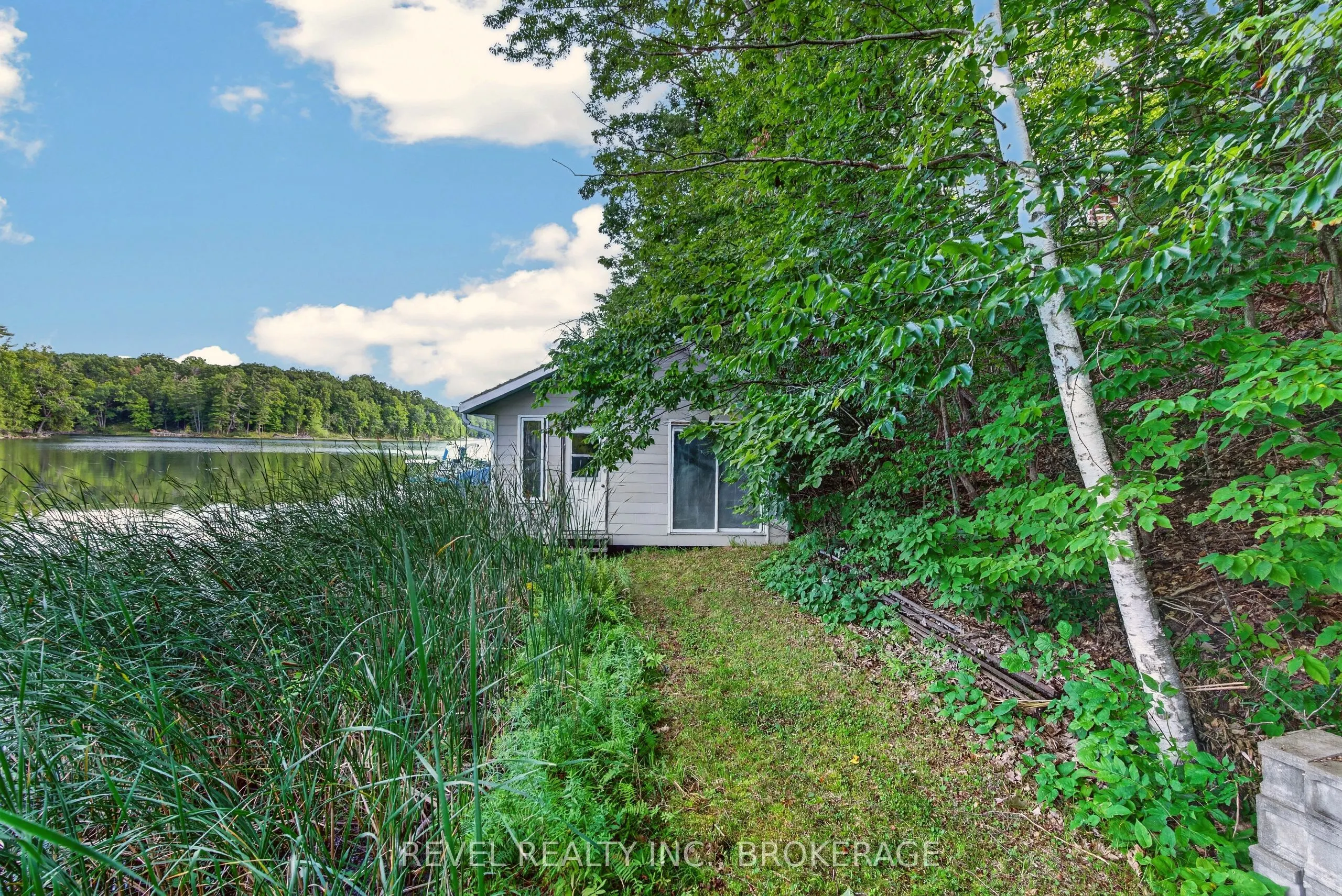 5383 Rideau Road