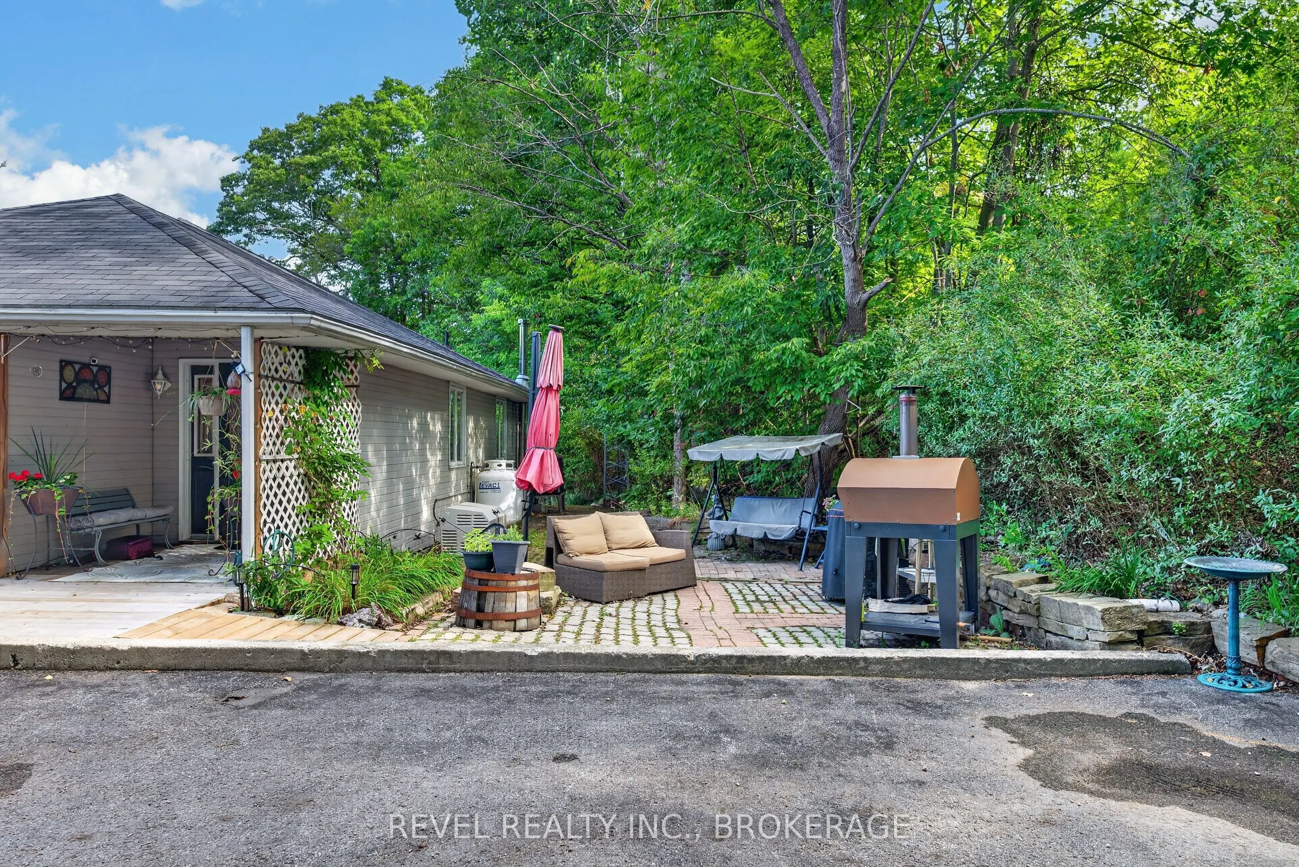 5383 Rideau Road