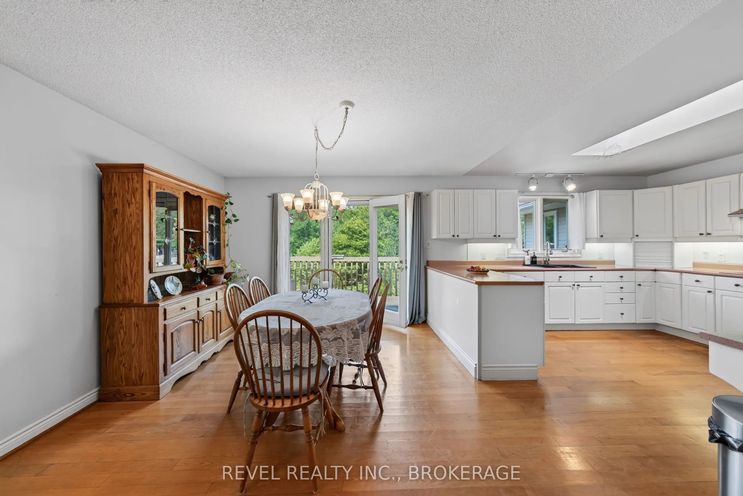 5383 Rideau Road