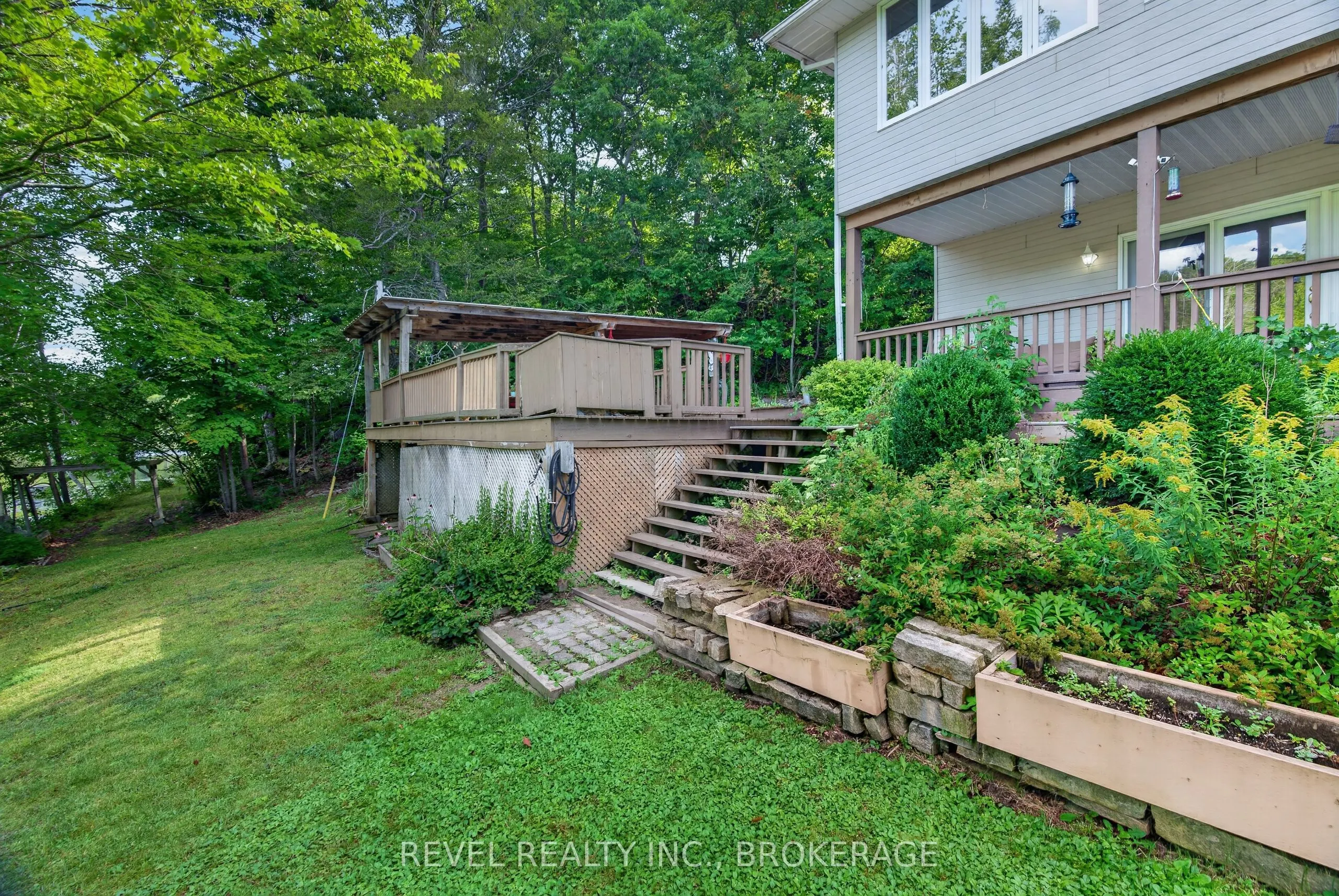 5383 Rideau Road