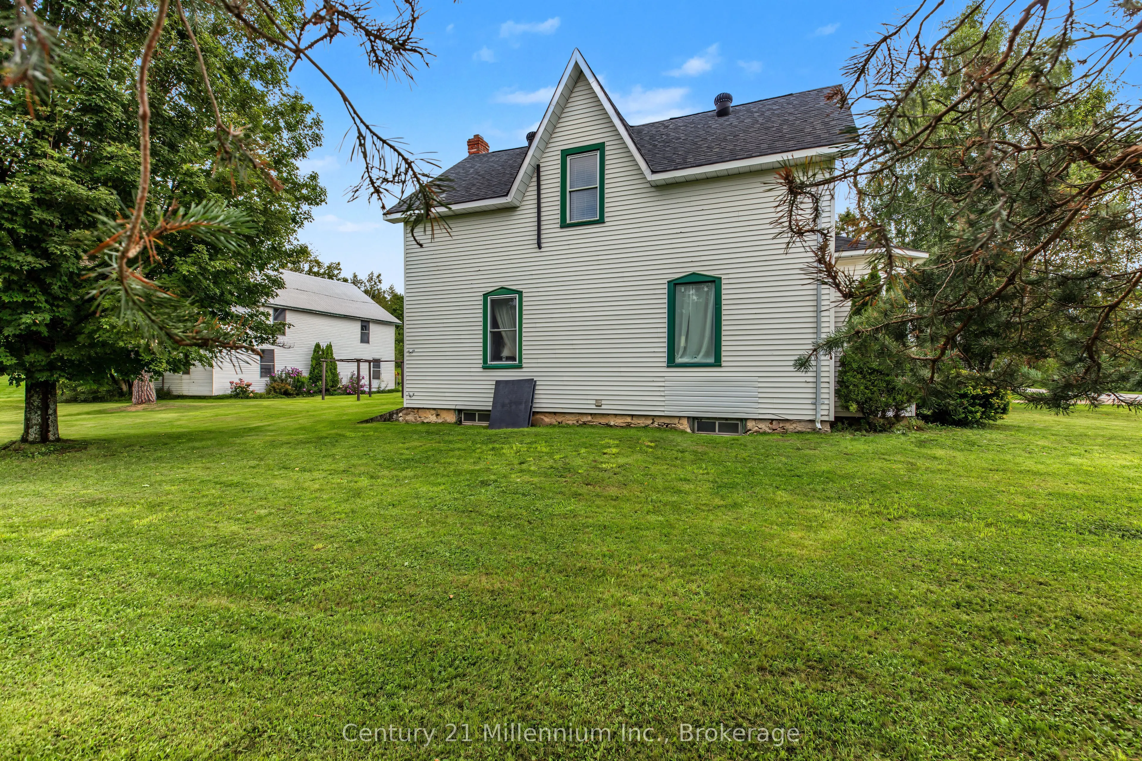 580283 Sideroad 60