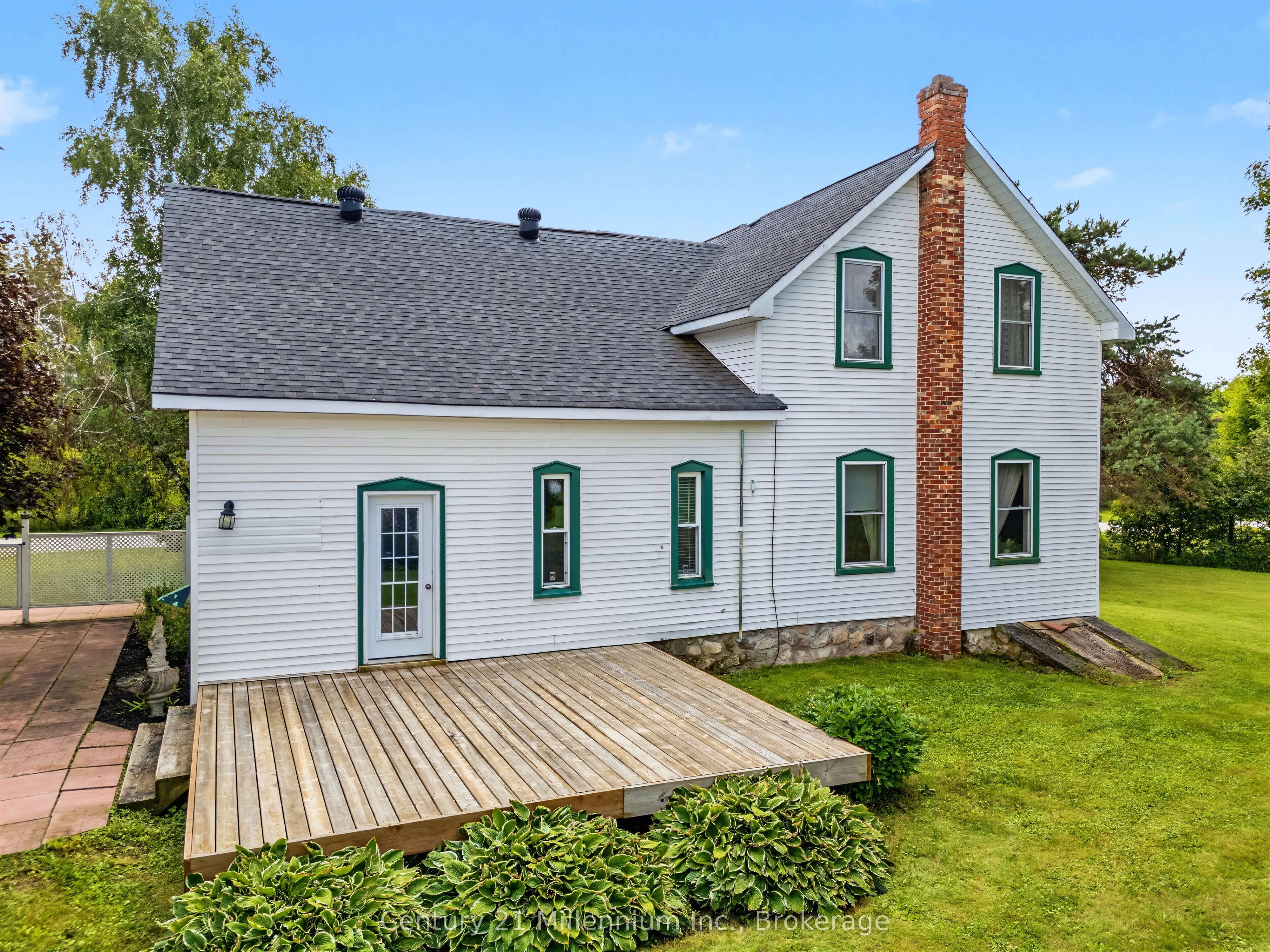 580283 Sideroad 60