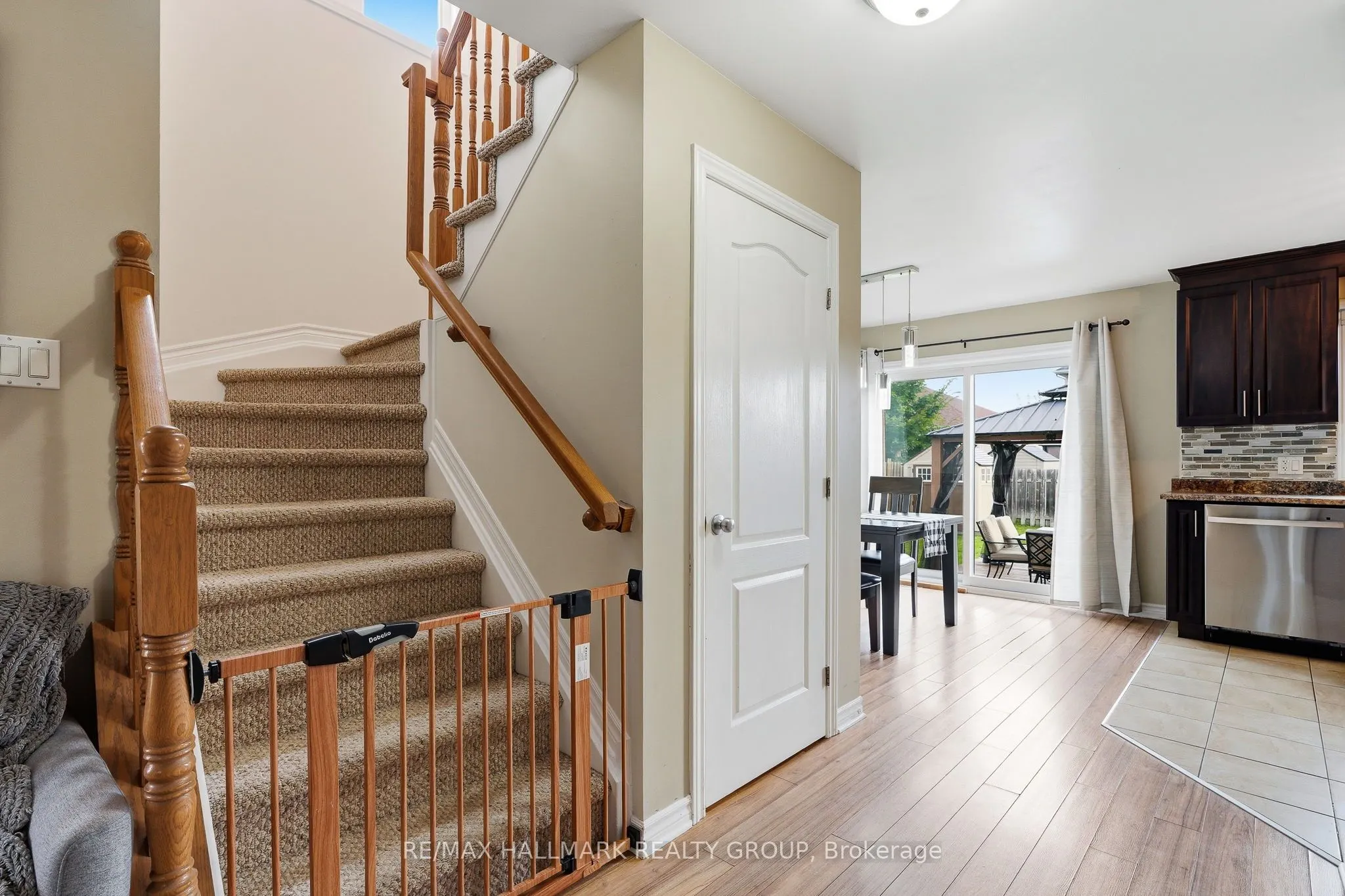 438 DENIS Street