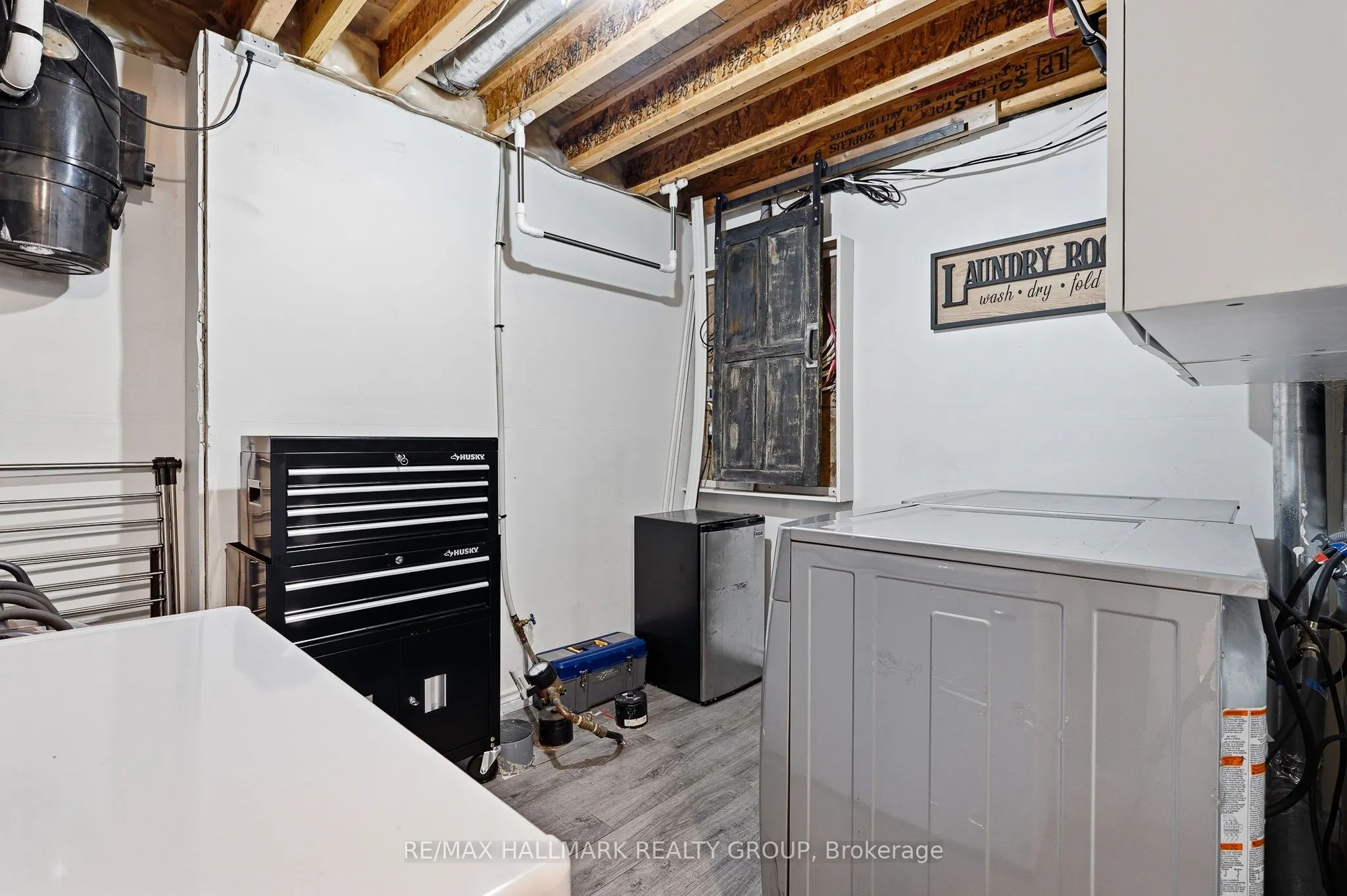 438 DENIS Street