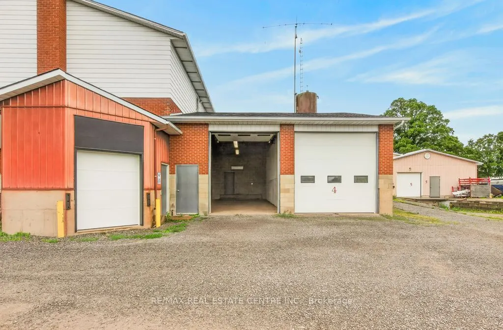 8268 Highway No 20 Highway #Bay 3 & 4