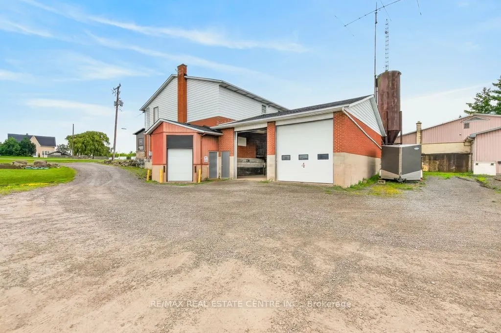 8268 Highway No 20 Highway #Bay 3 & 4
