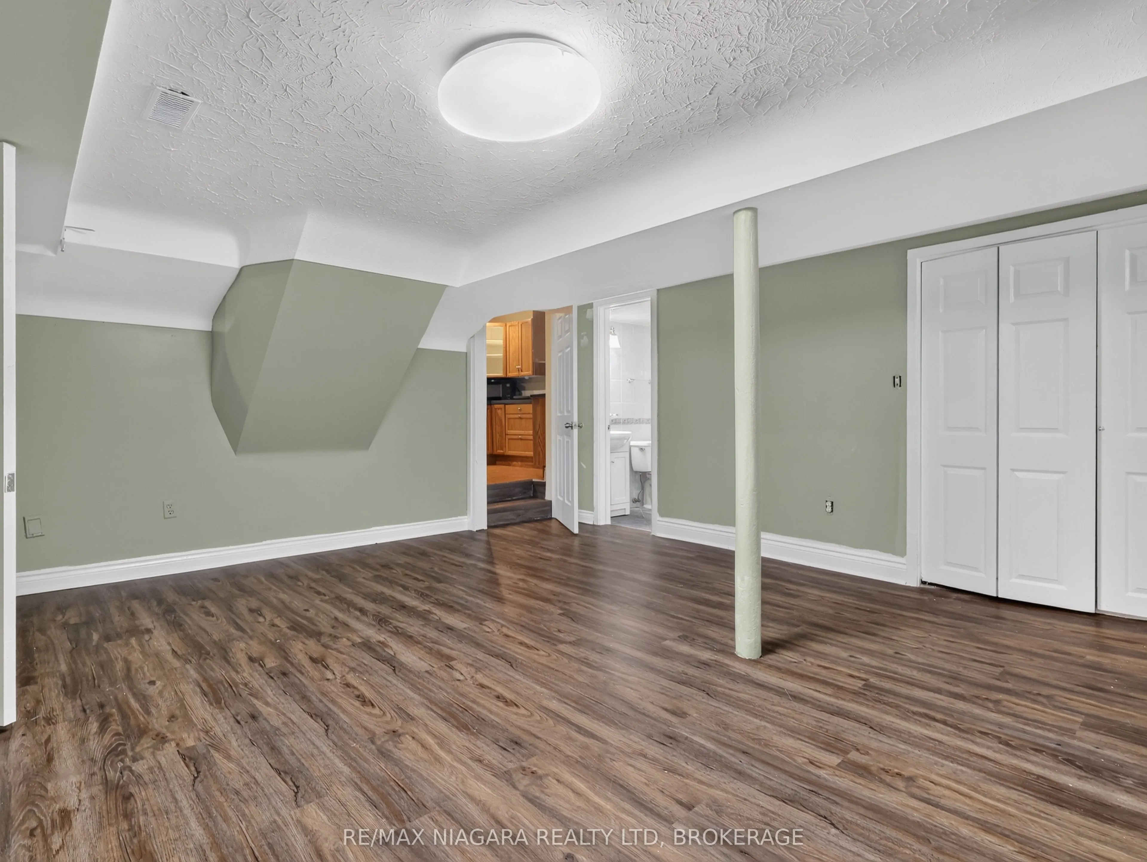 14 Fairlawn Court