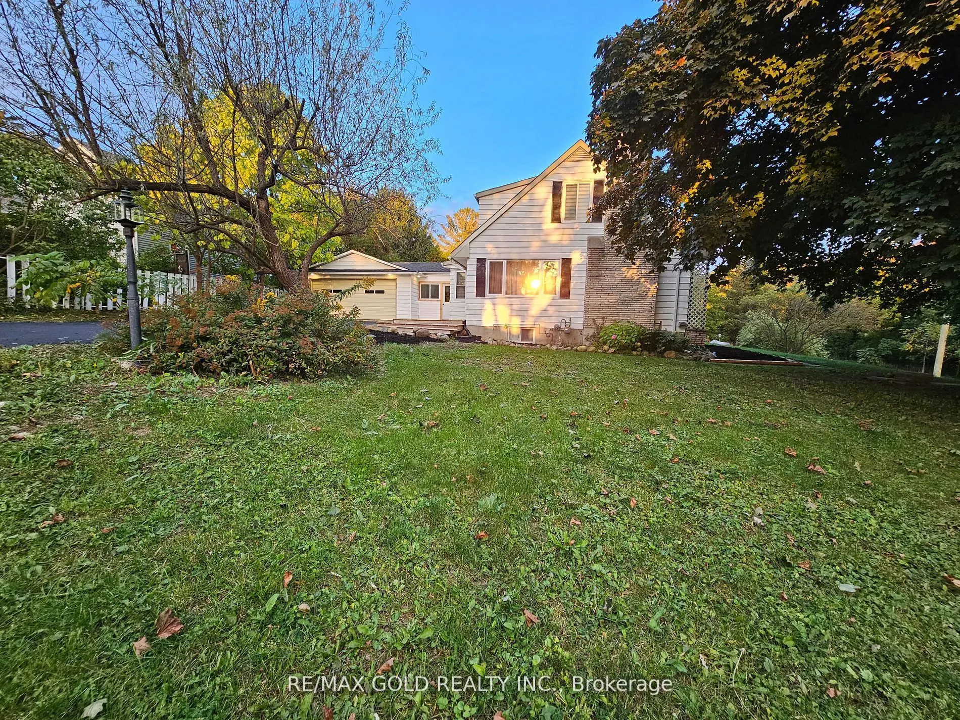 285 NORTH WATER Street W