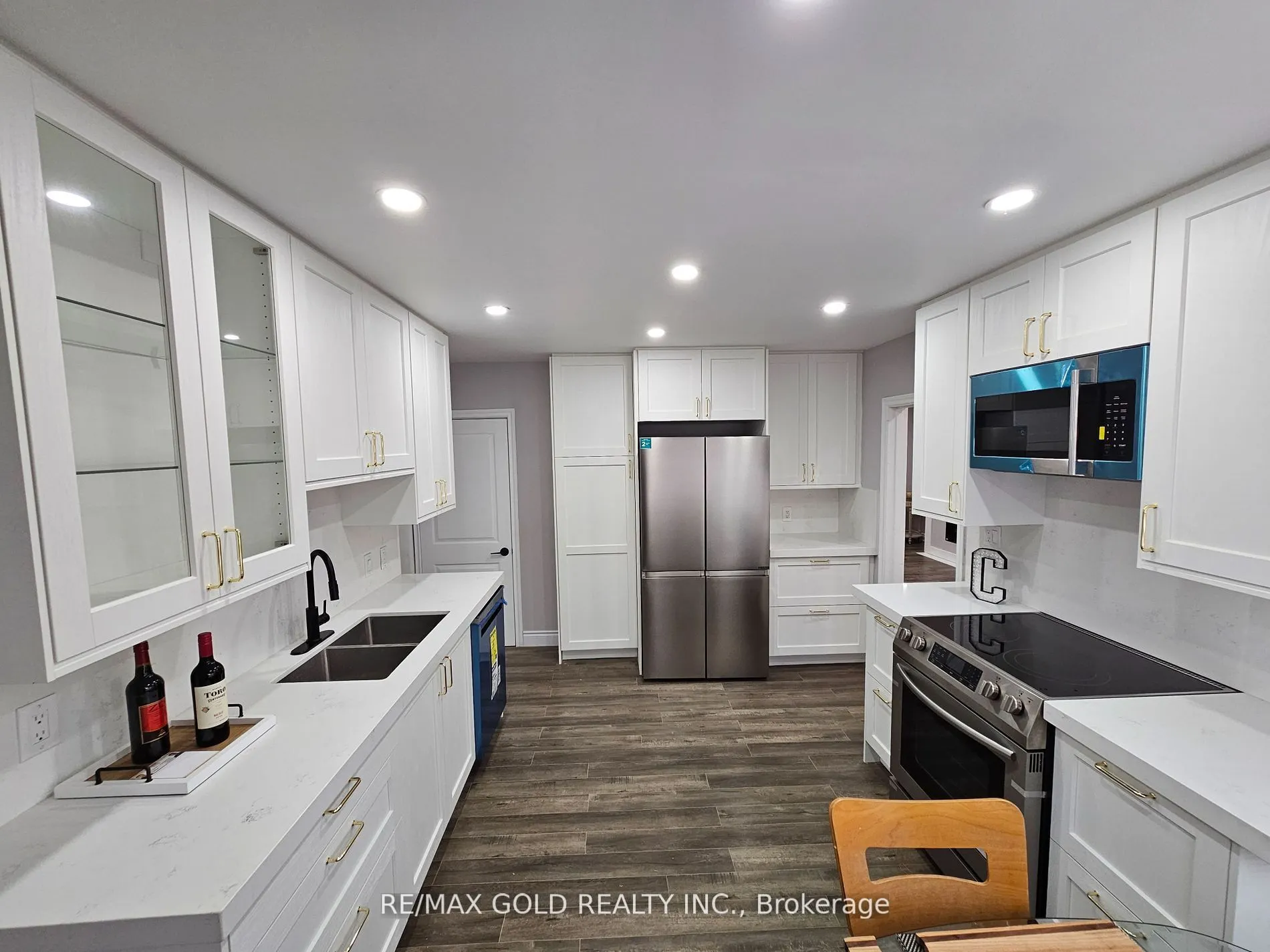 285 NORTH WATER Street W