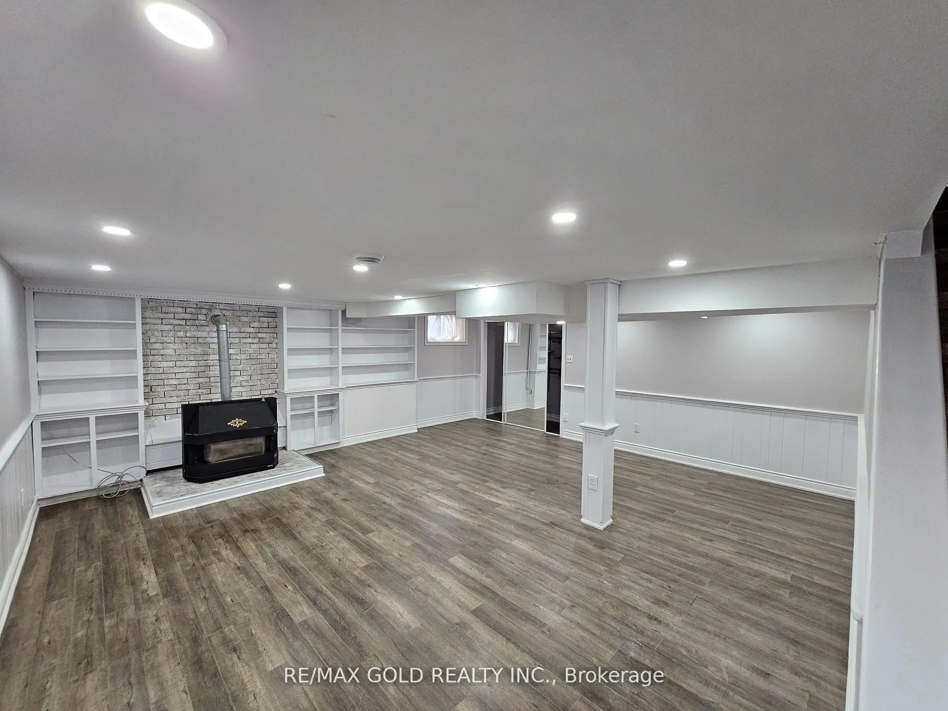 285 NORTH WATER Street W