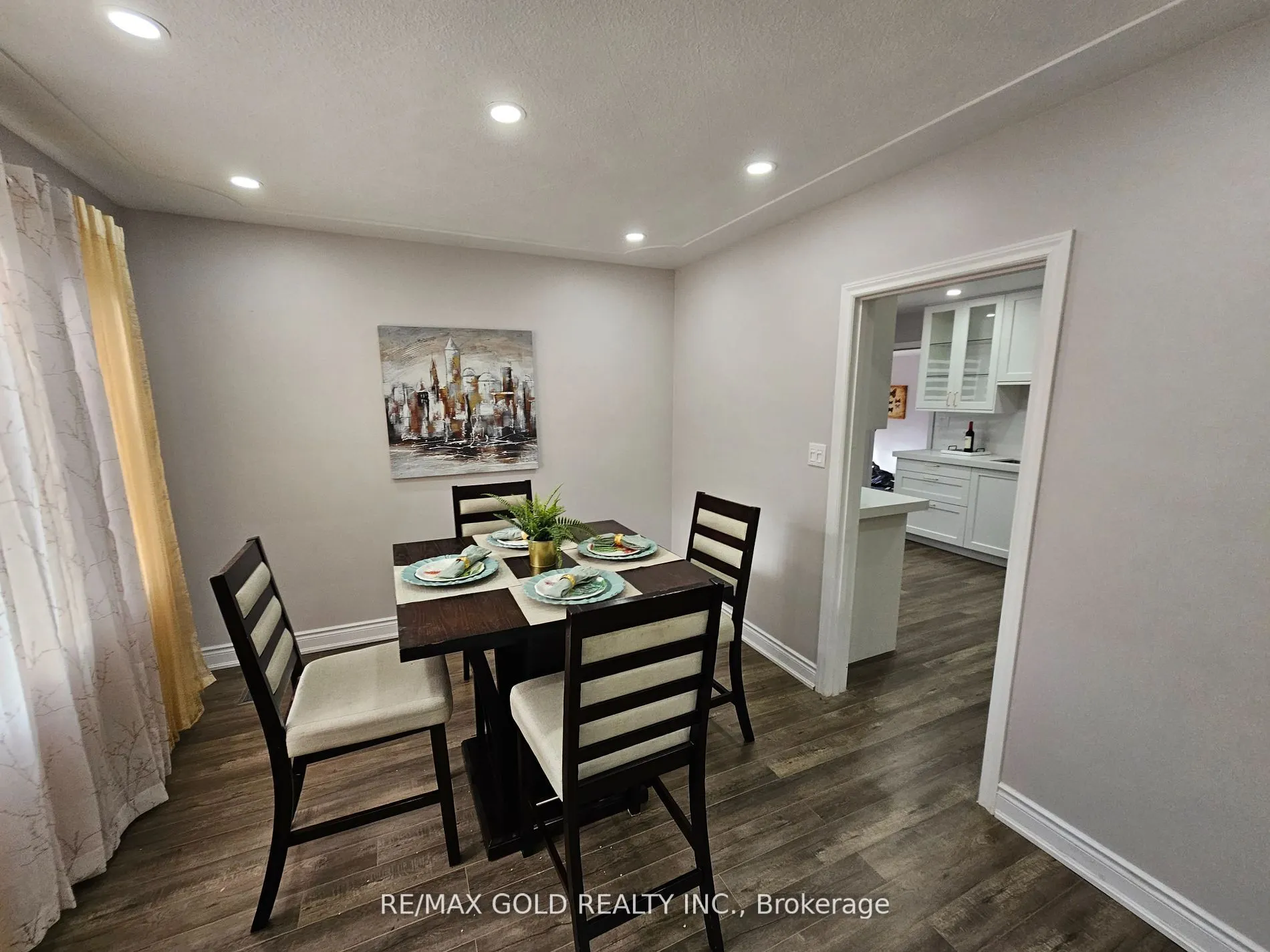 285 NORTH WATER Street W