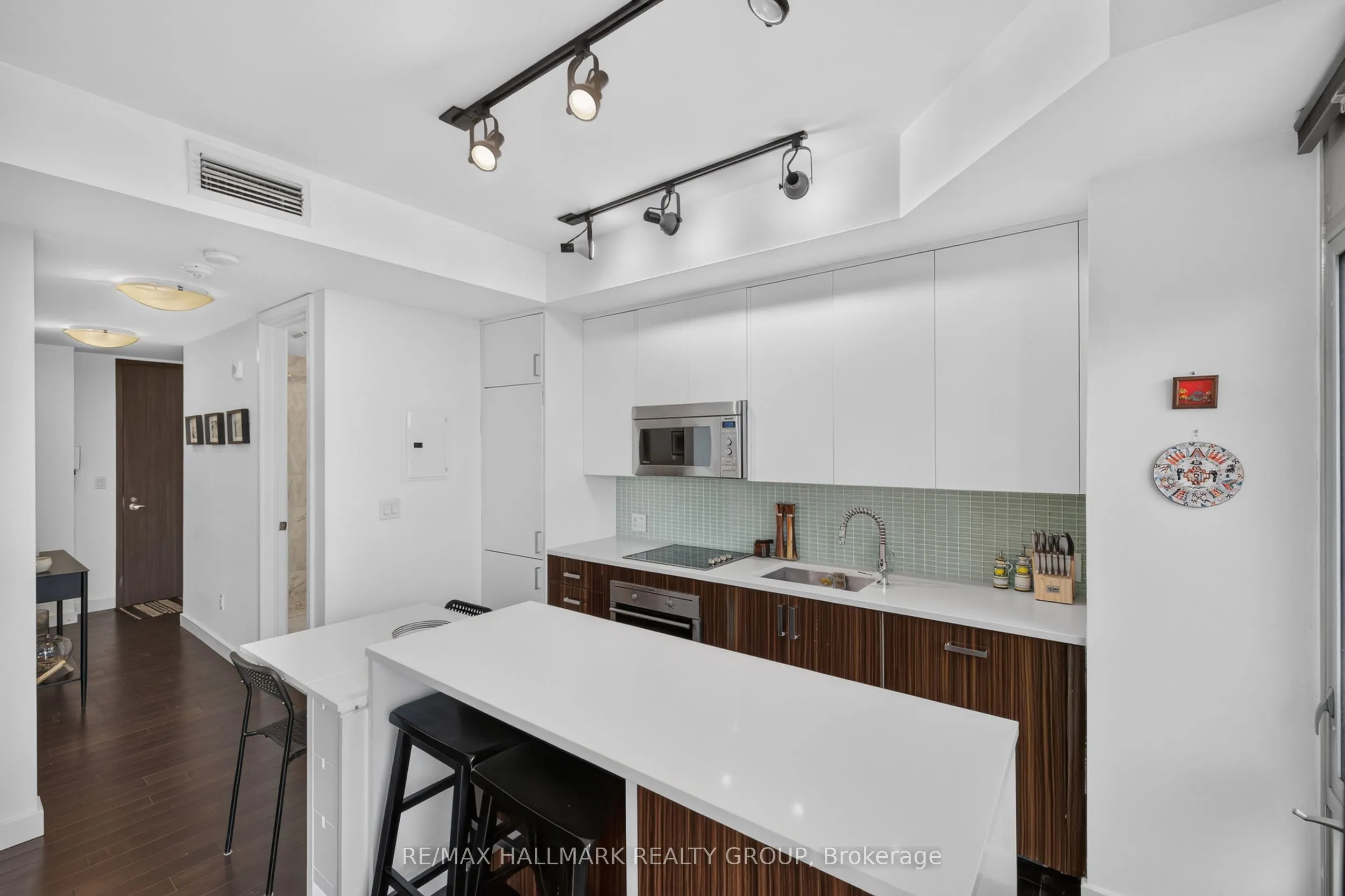 201 Parkdale Avenue #408