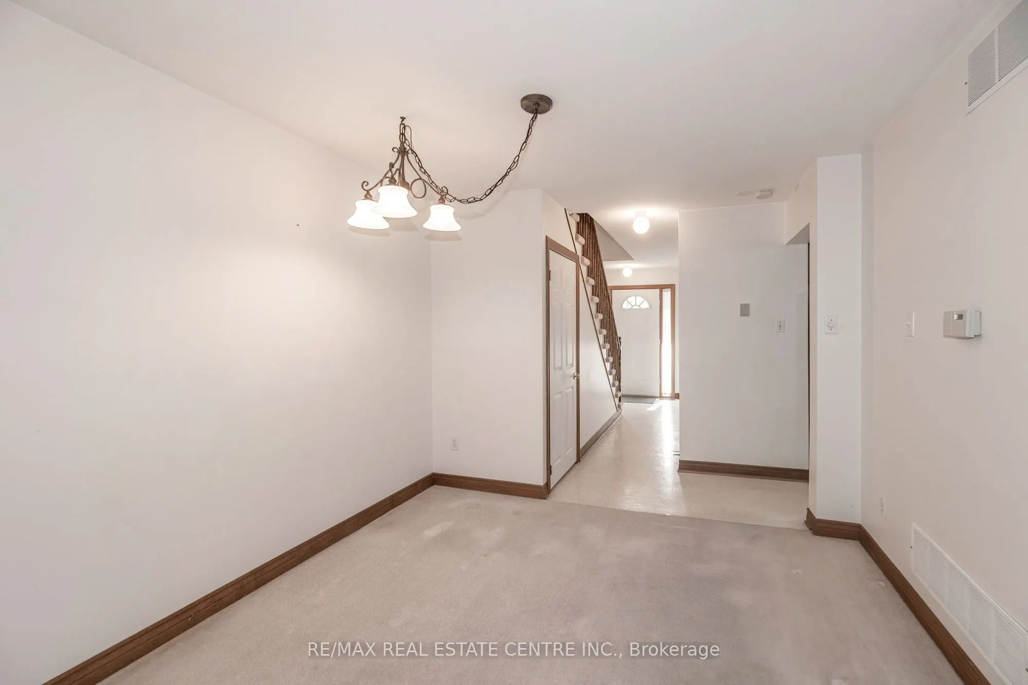 2 Walker Court