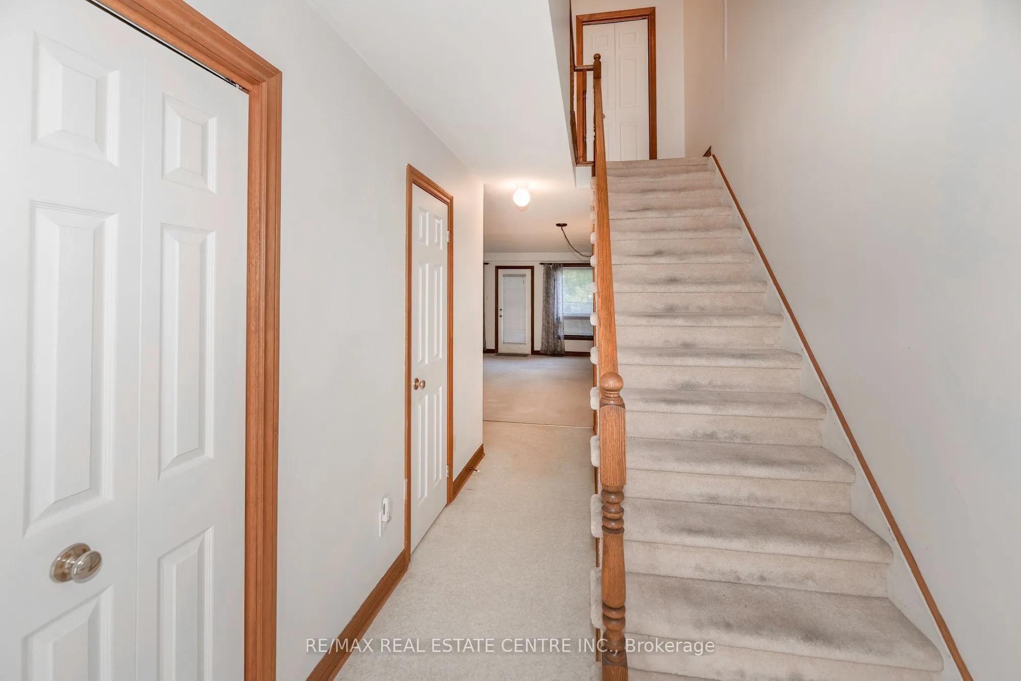 2 Walker Court