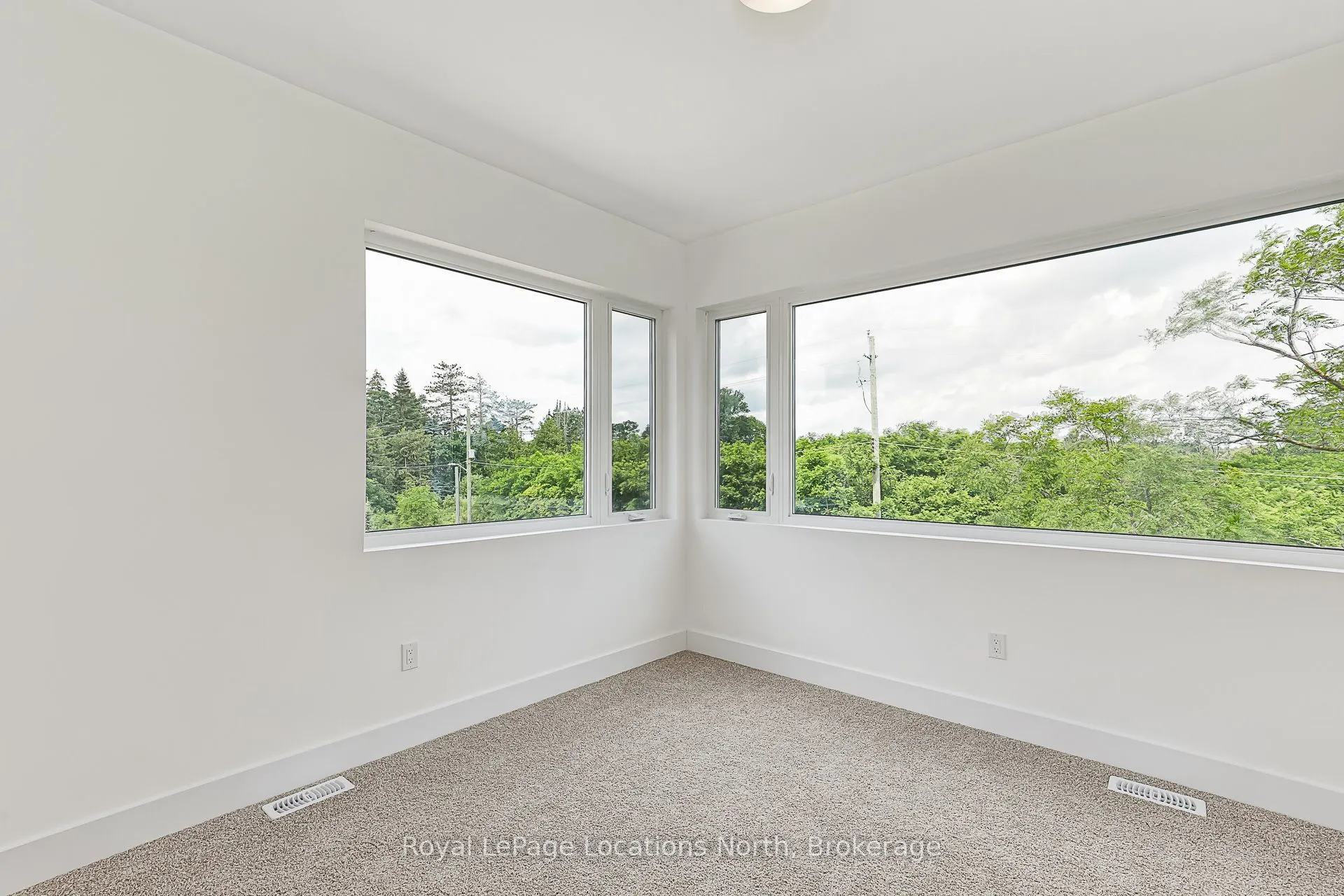 25 Lansdowne Street S #1