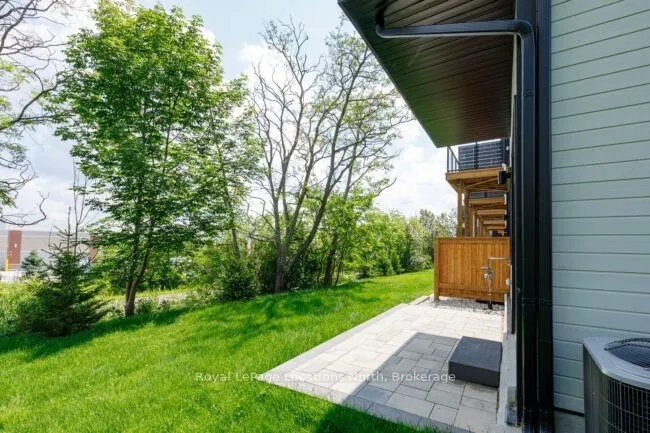 25 Lansdowne Street S #1