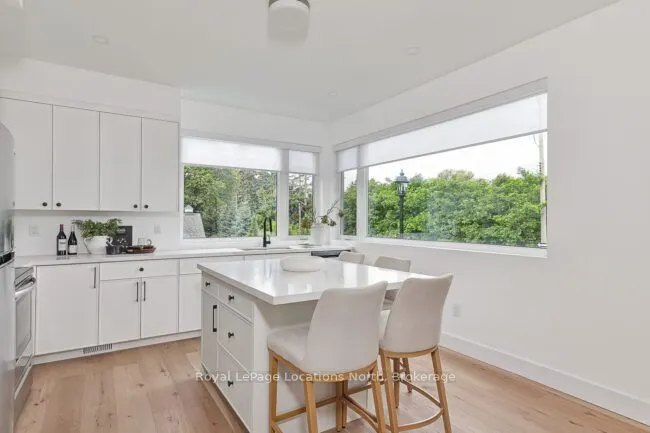 25 Lansdowne Street S #1