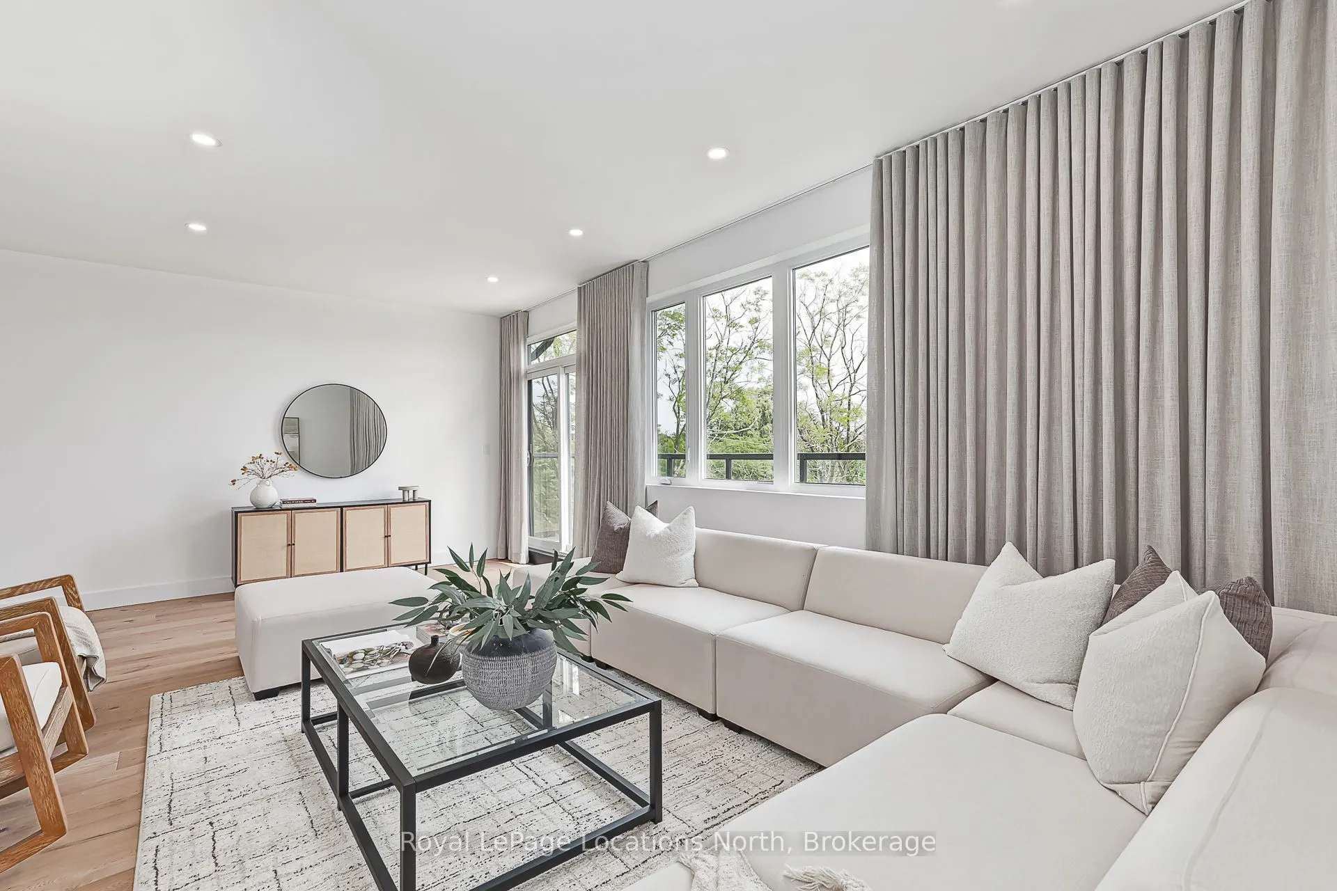 25 Lansdowne Street S #1