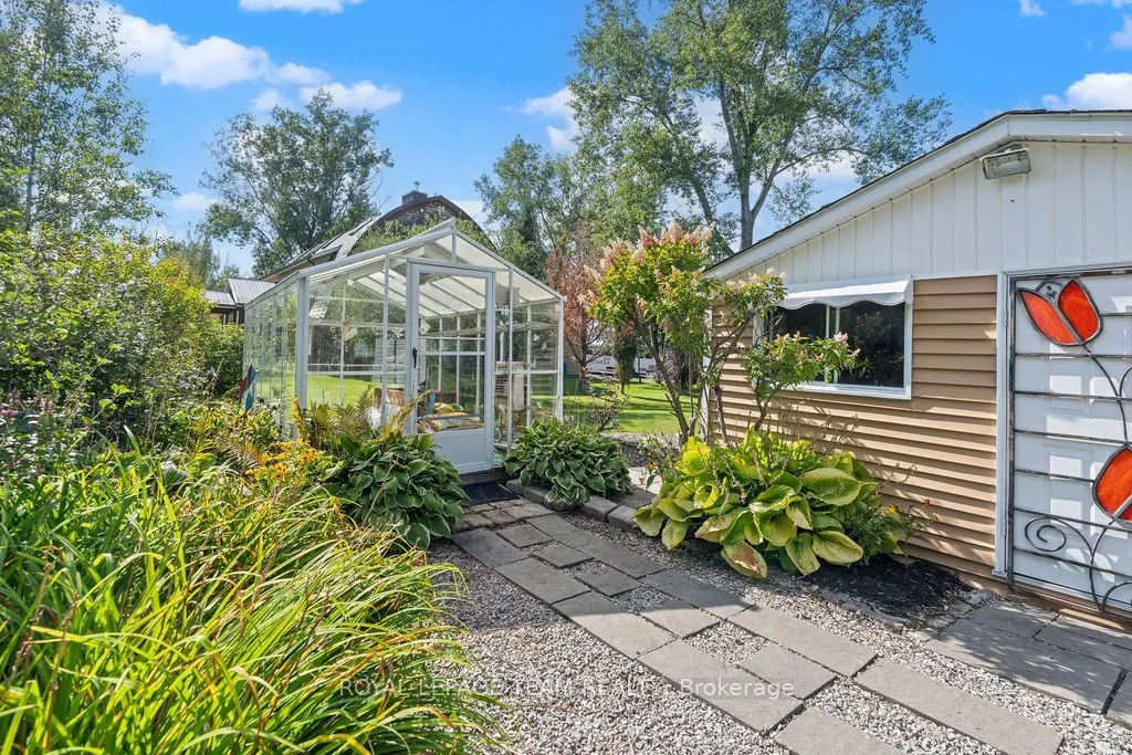 4869 THUNDER Road