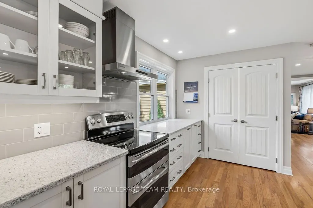 4869 THUNDER Road
