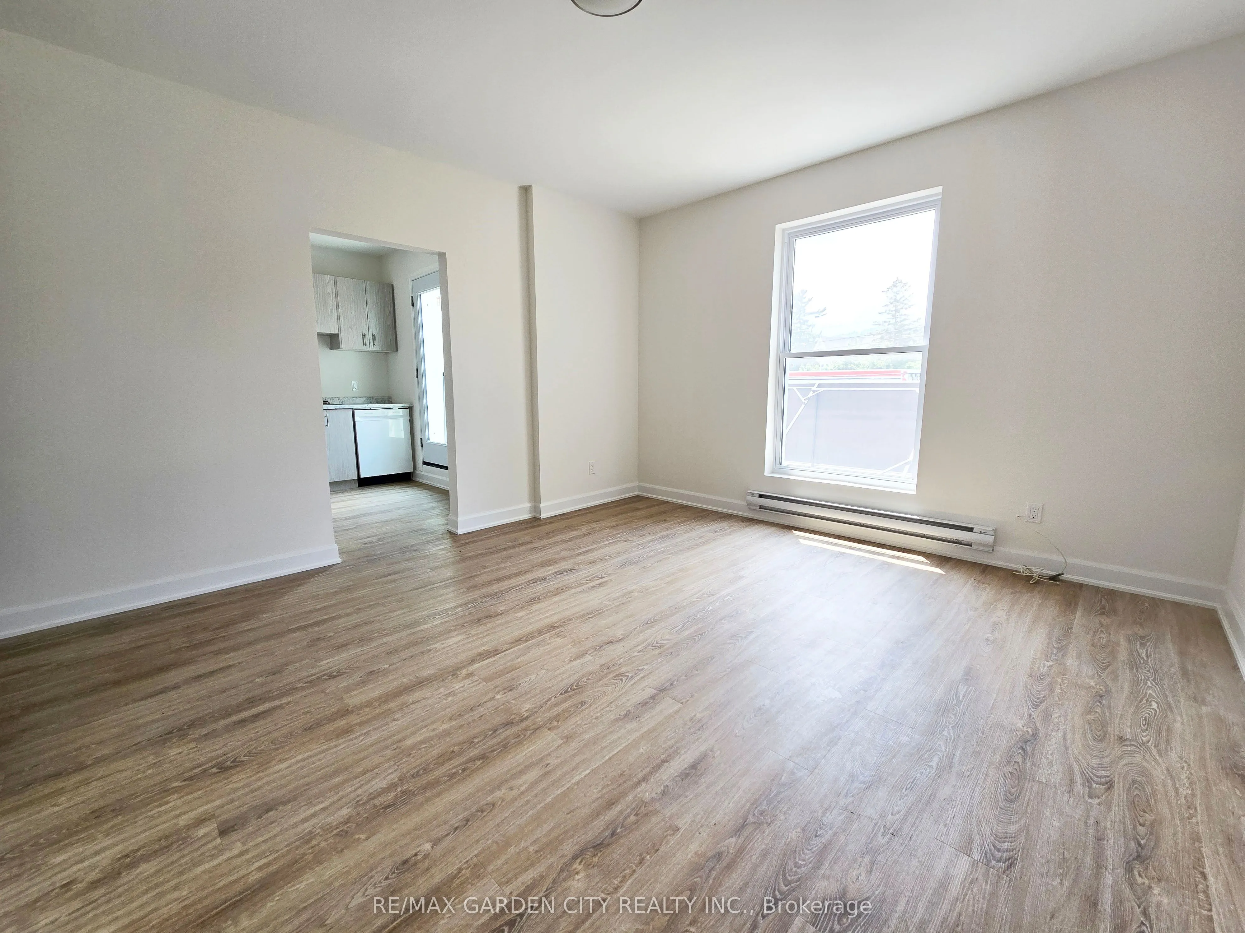 63 Main Street E #2