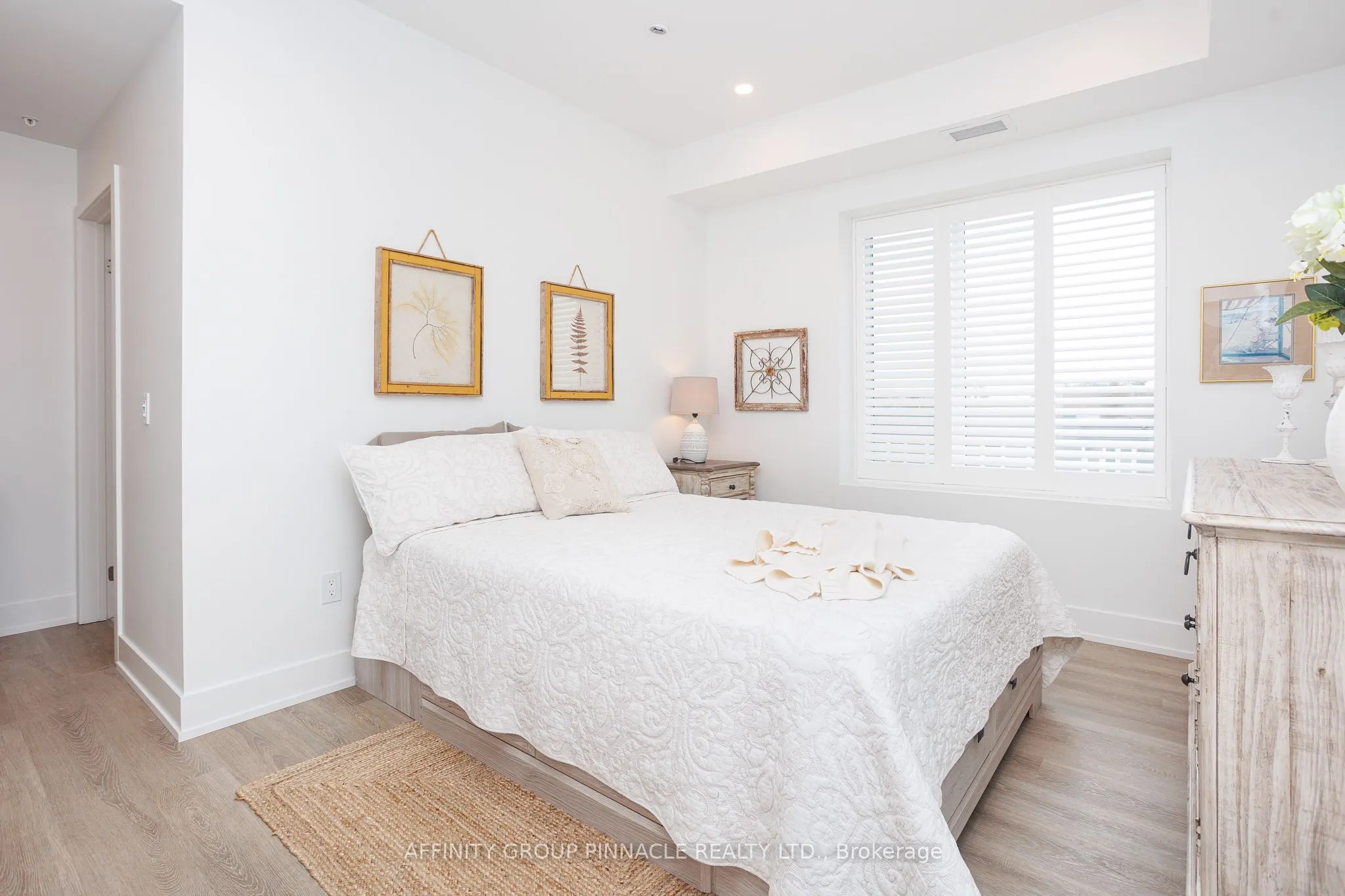 19 A West Street N #302