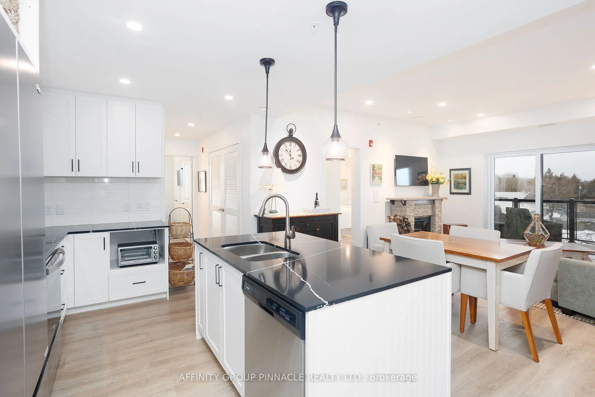 19 A West Street N #302