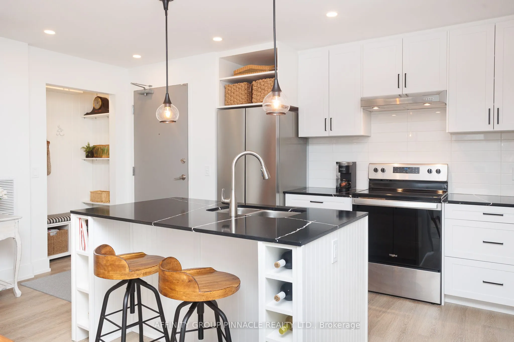 19 A West Street N #302