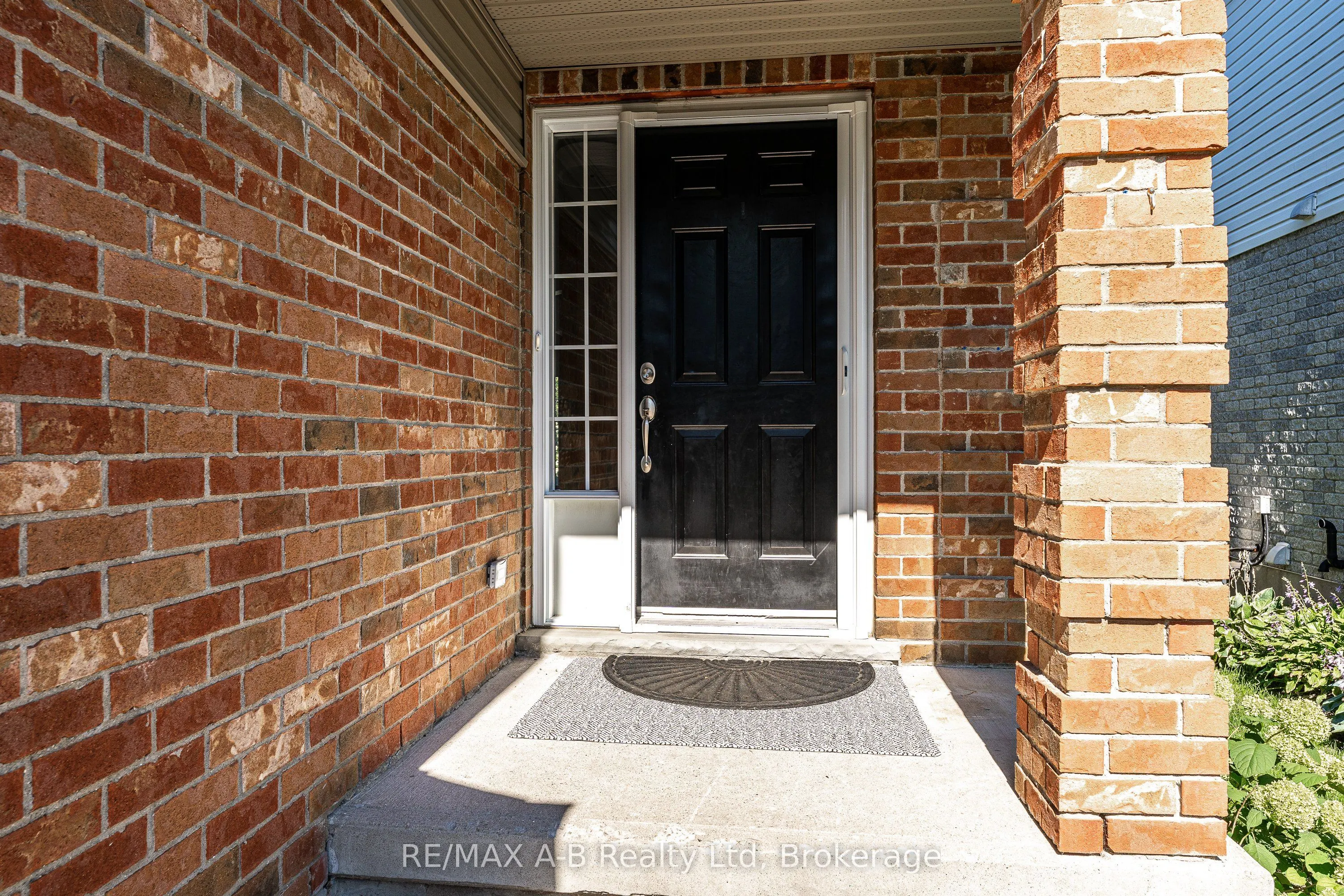 10 Buckingham Drive