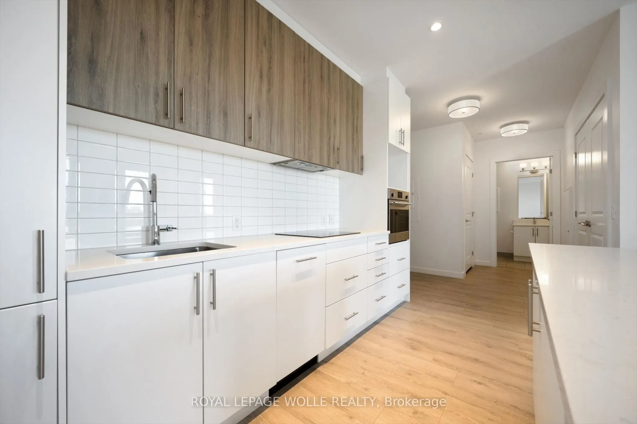 181 King Street S #1607