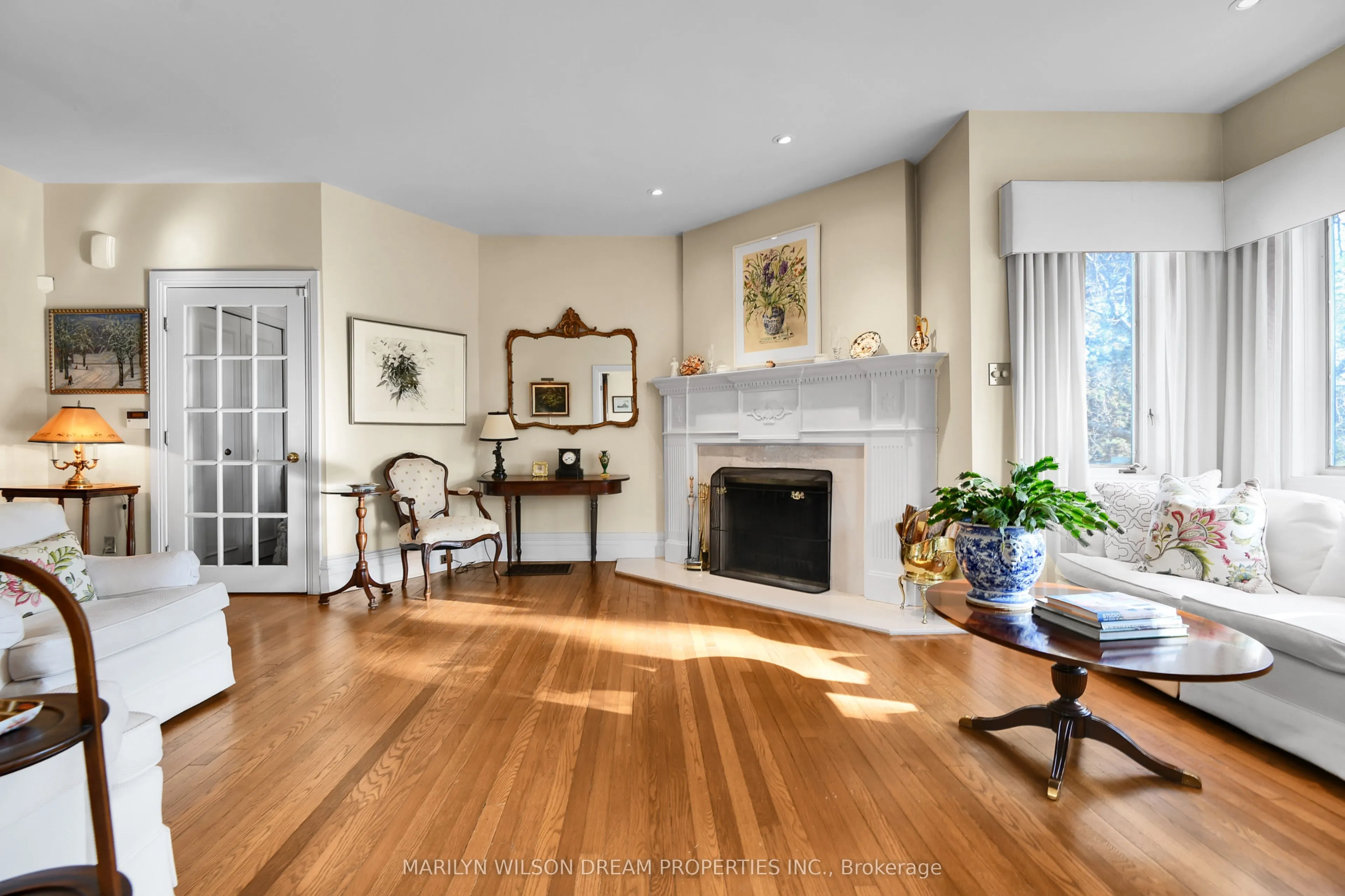 598 Queen Elizabeth Drive