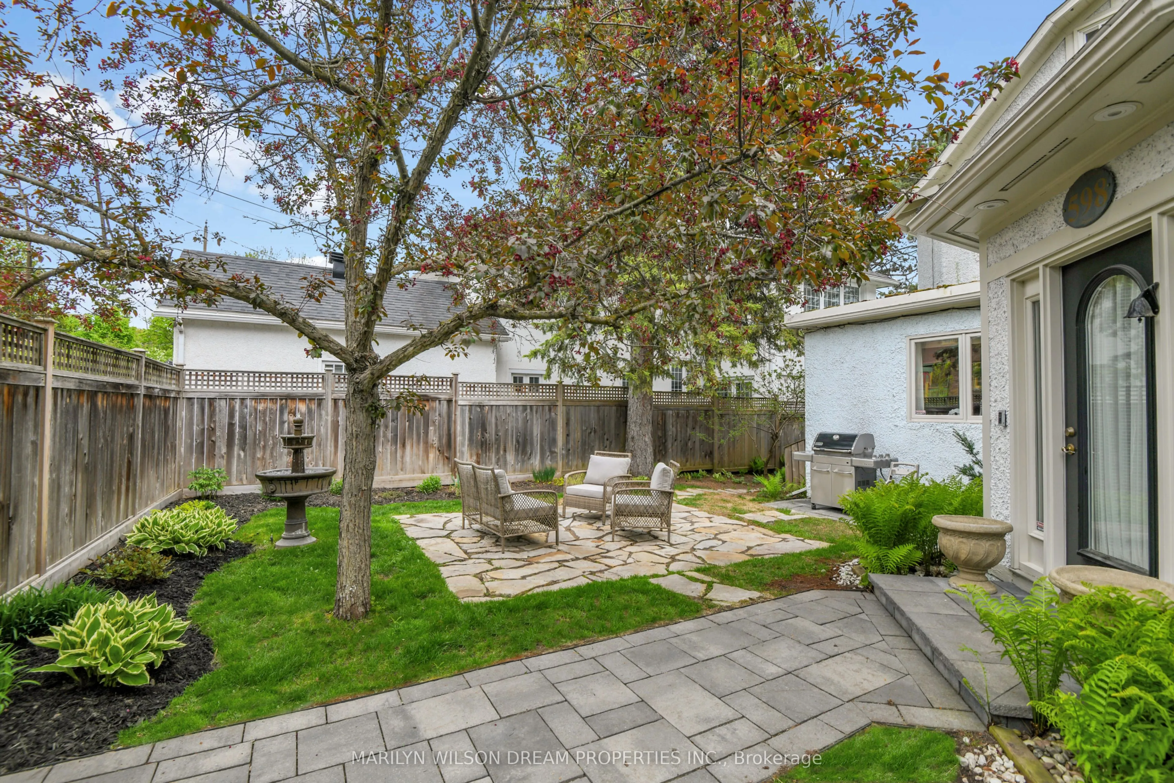 598 Queen Elizabeth Drive