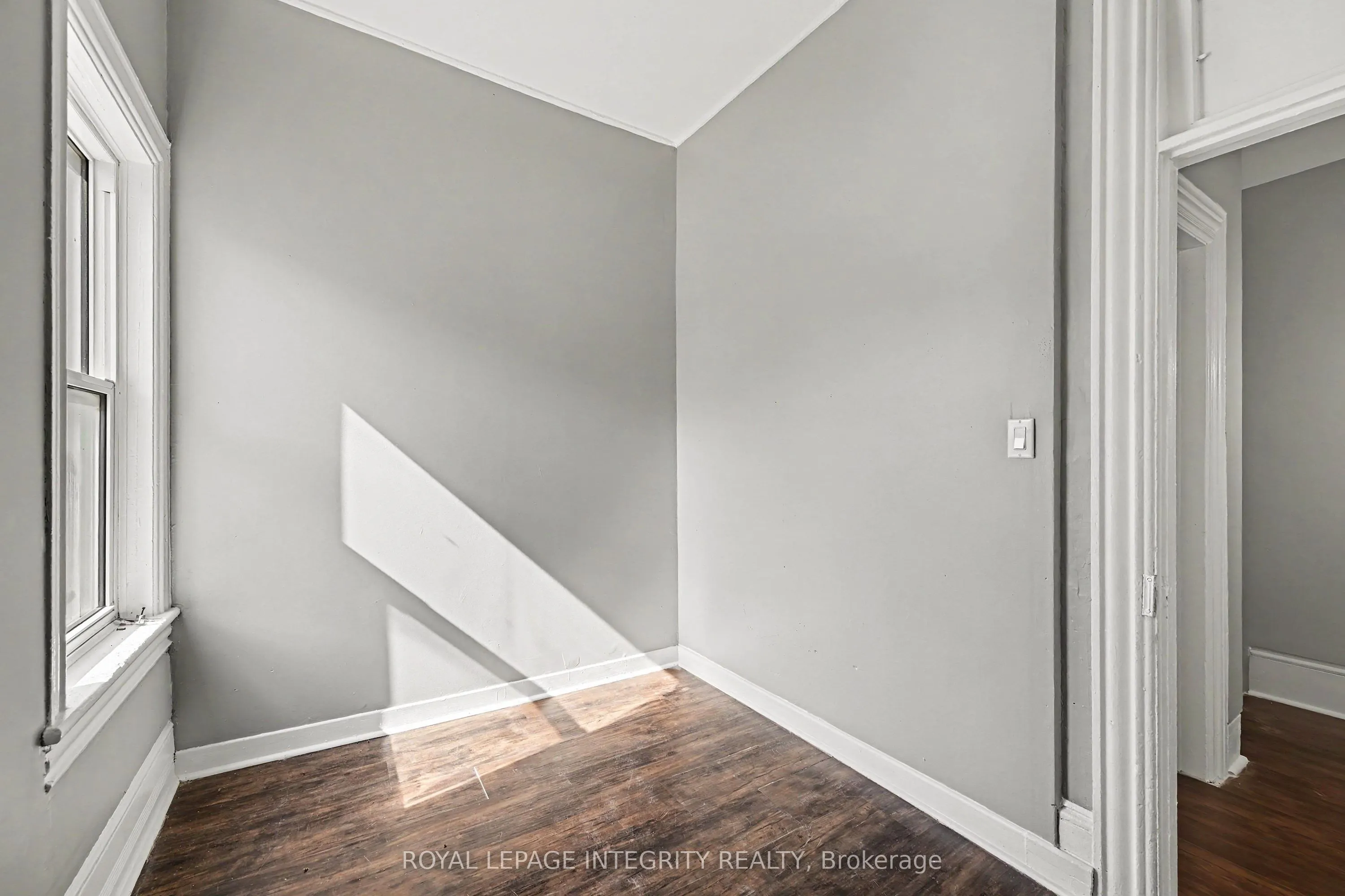 42 Elmsley Street S
